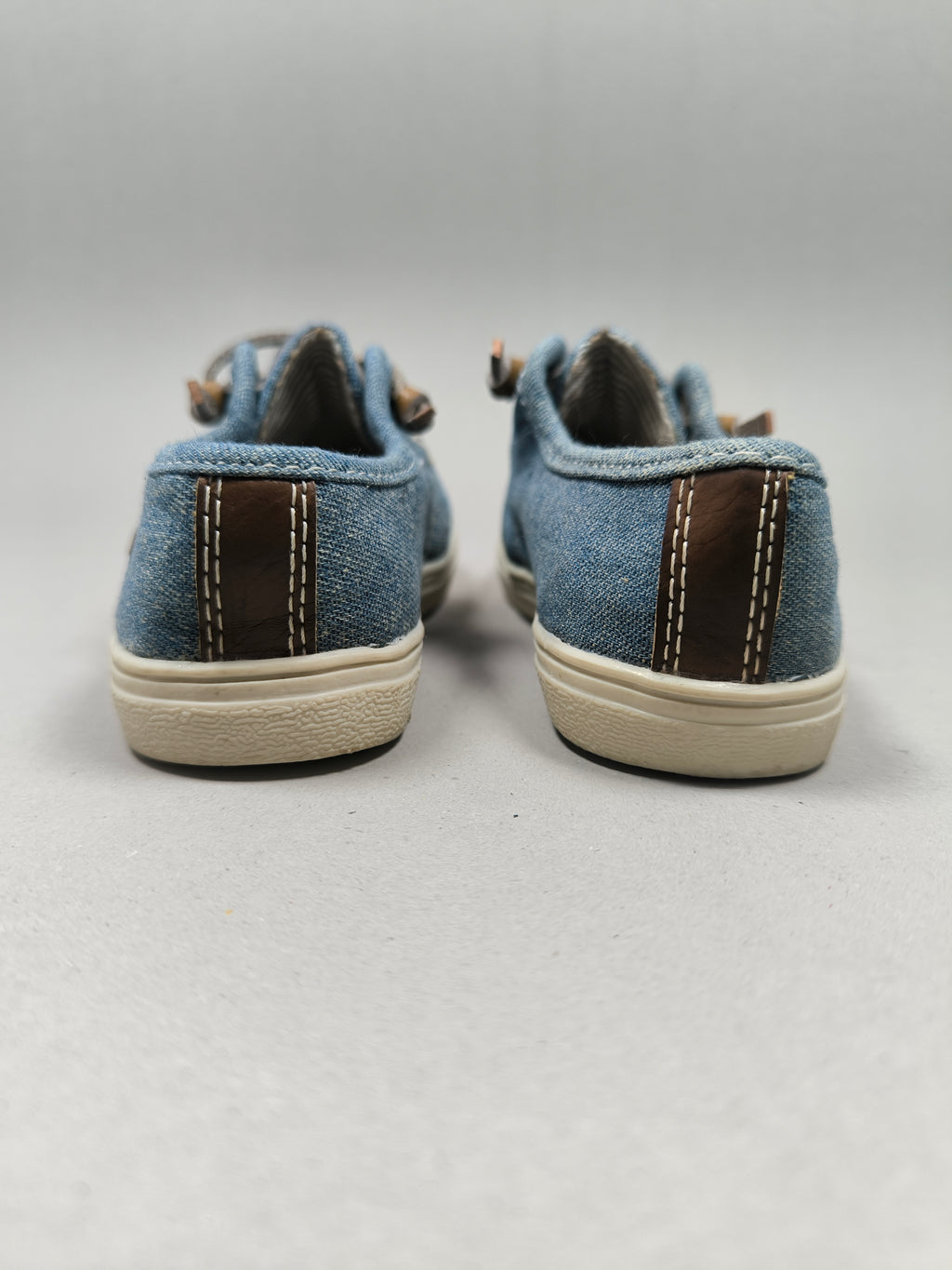 Place Sneakers . Size : EUR  22 | Premium