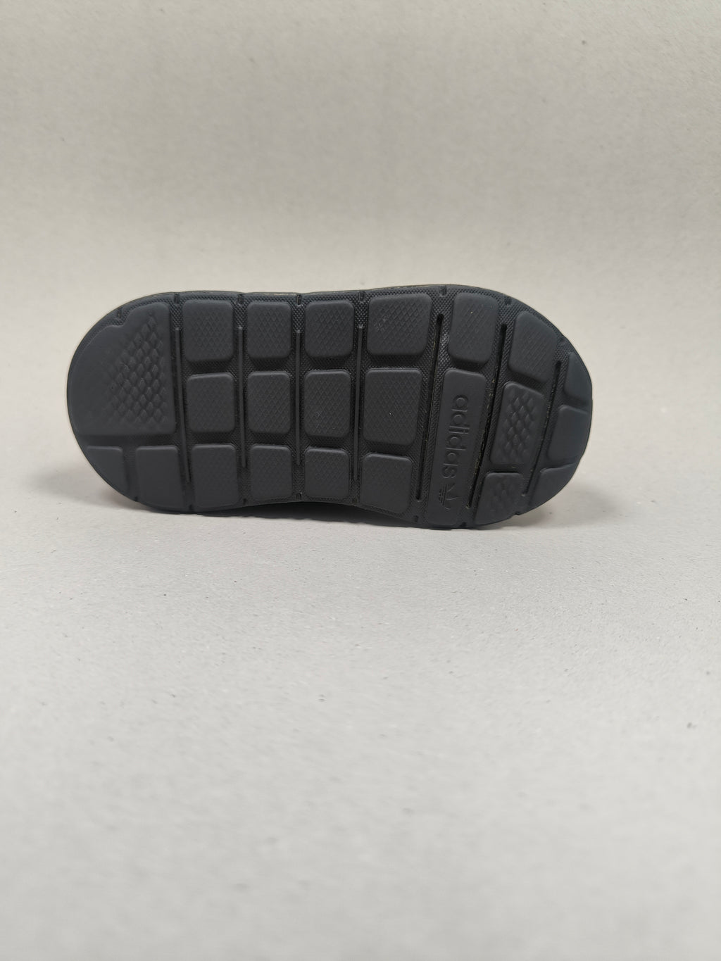 Adidas Swift Run  . Size : EUR  22 | Premium