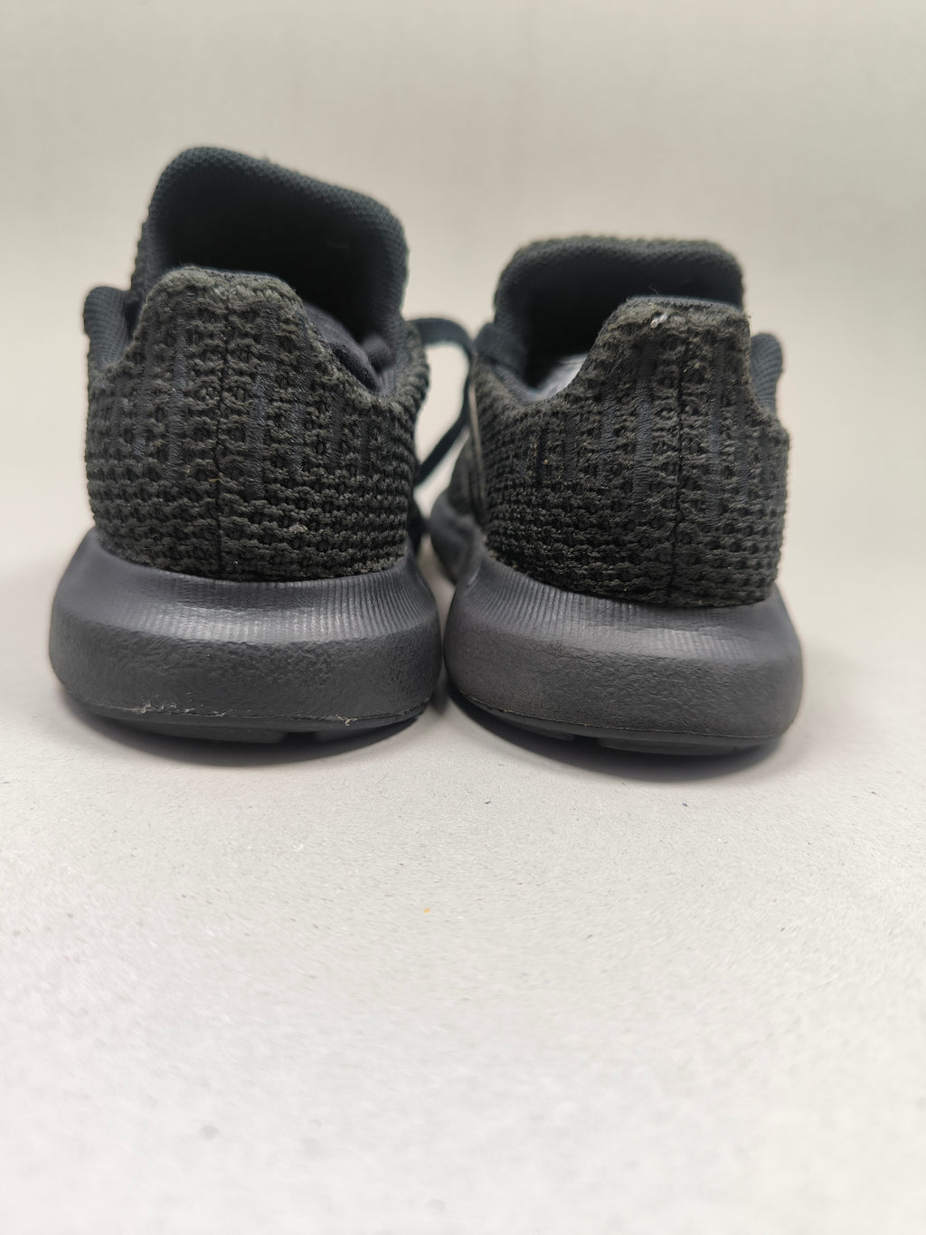 Adidas Swift Run  . Size : EUR  22 | Premium