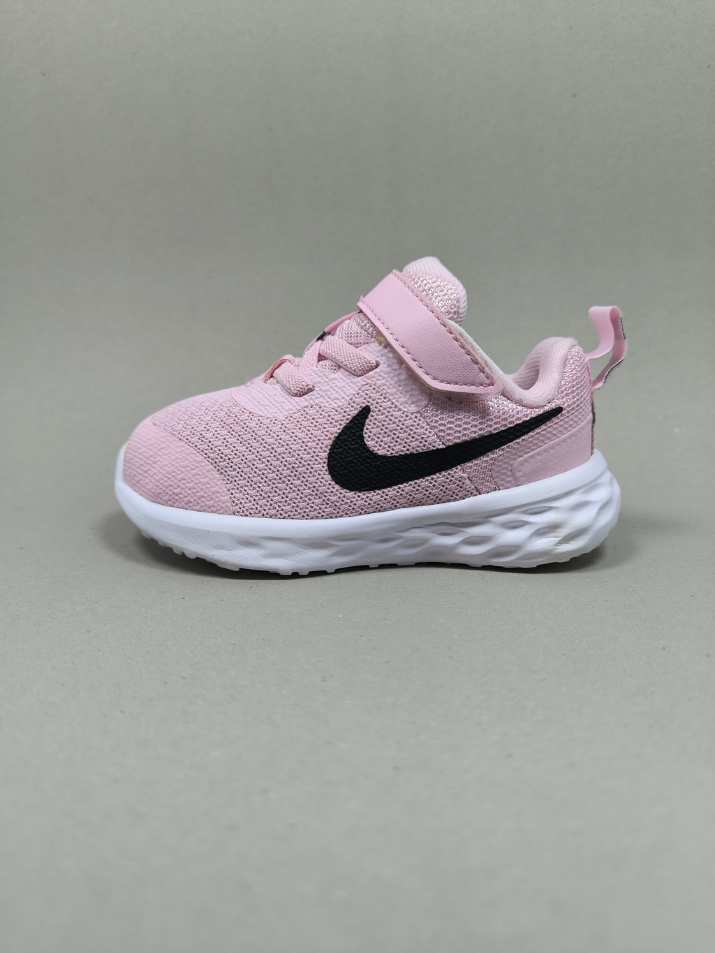 Nike Revolution . Size : EUR  22 | Premium