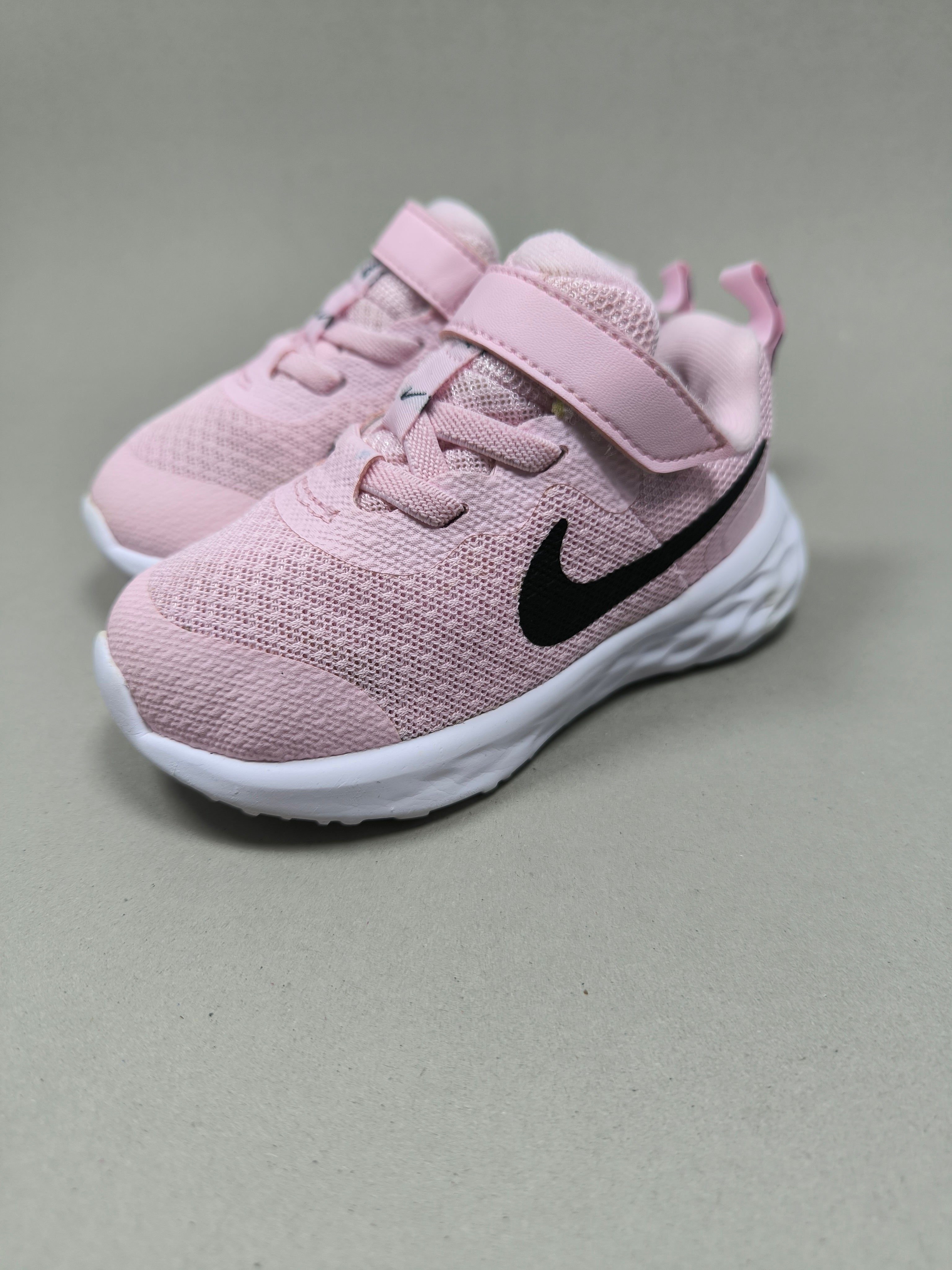 Nike Revolution . Size : EUR  22 | Premium