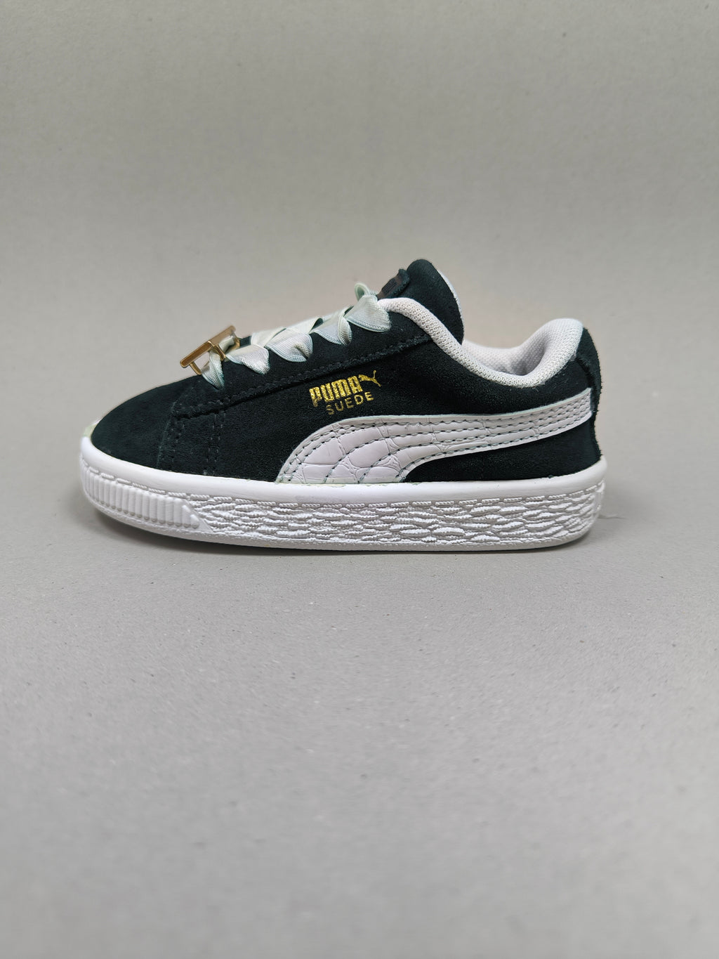 Puma Suede . Size : EUR  22 | Premium