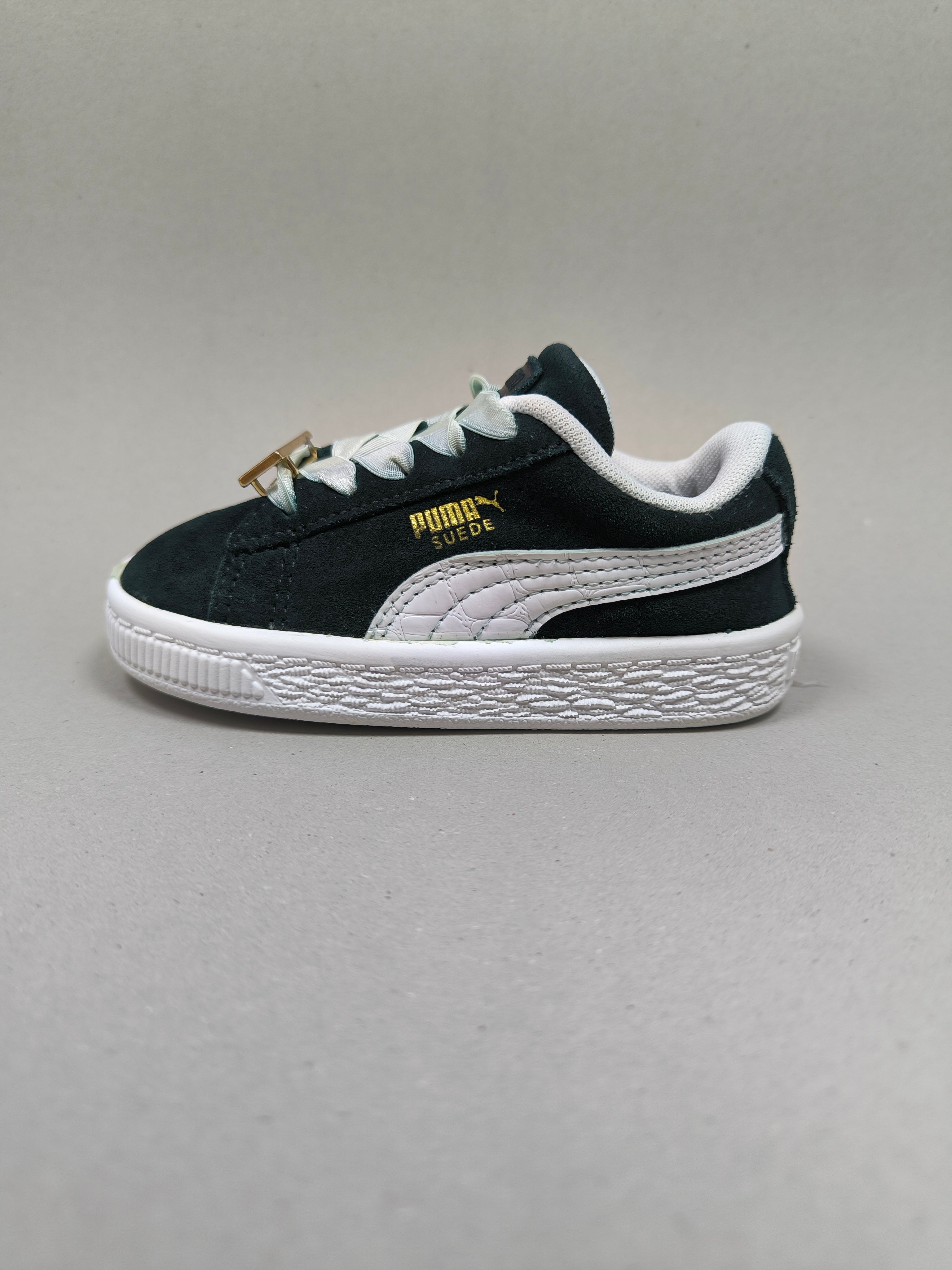 Puma Suede . Size : EUR  22 | Premium