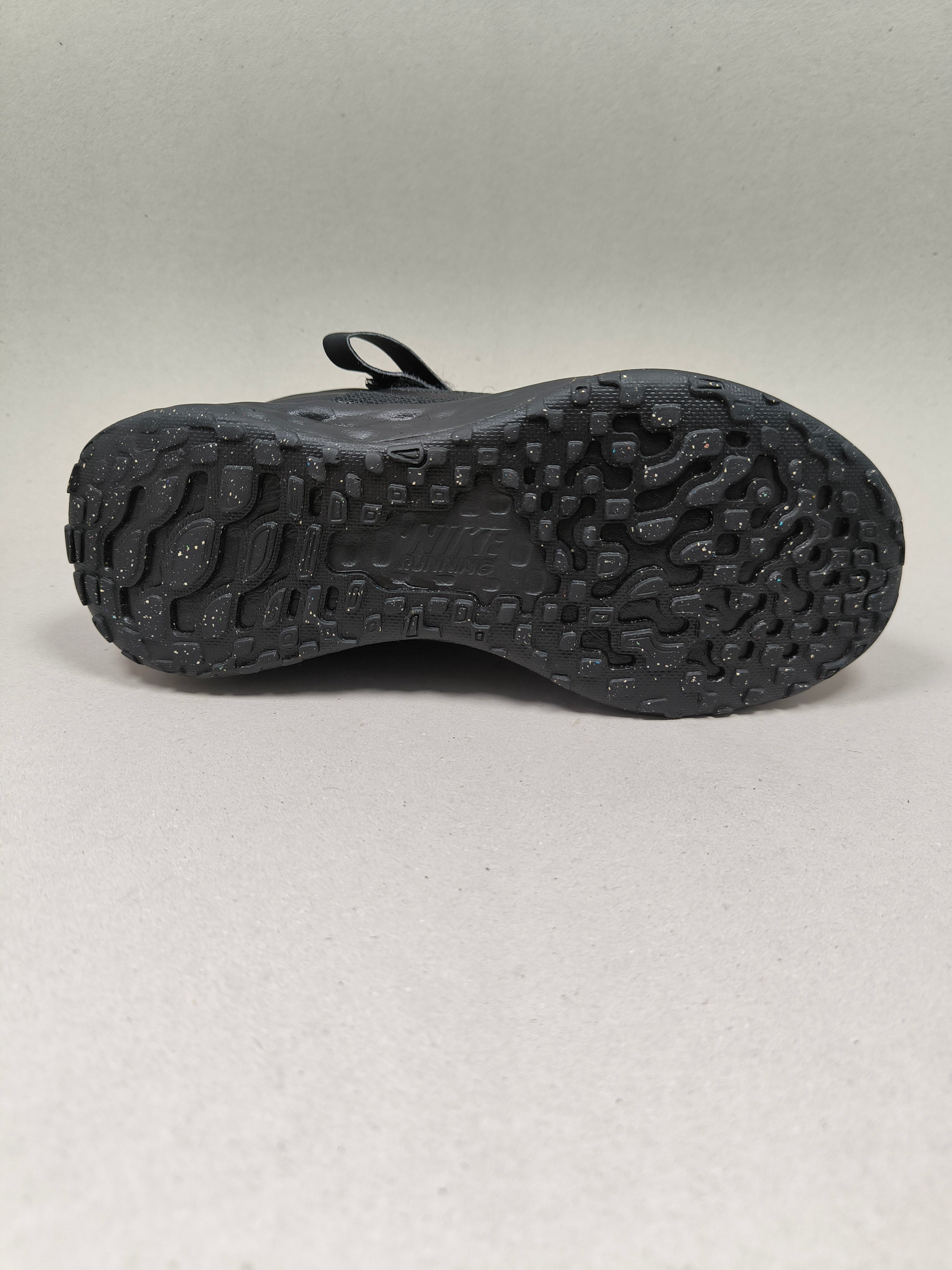 Nike Revolution 6 . Size : EUR  32 |Premium