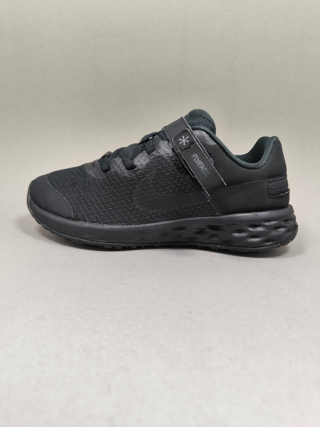 Nike Revolution 6 . Size : EUR  32 |Premium