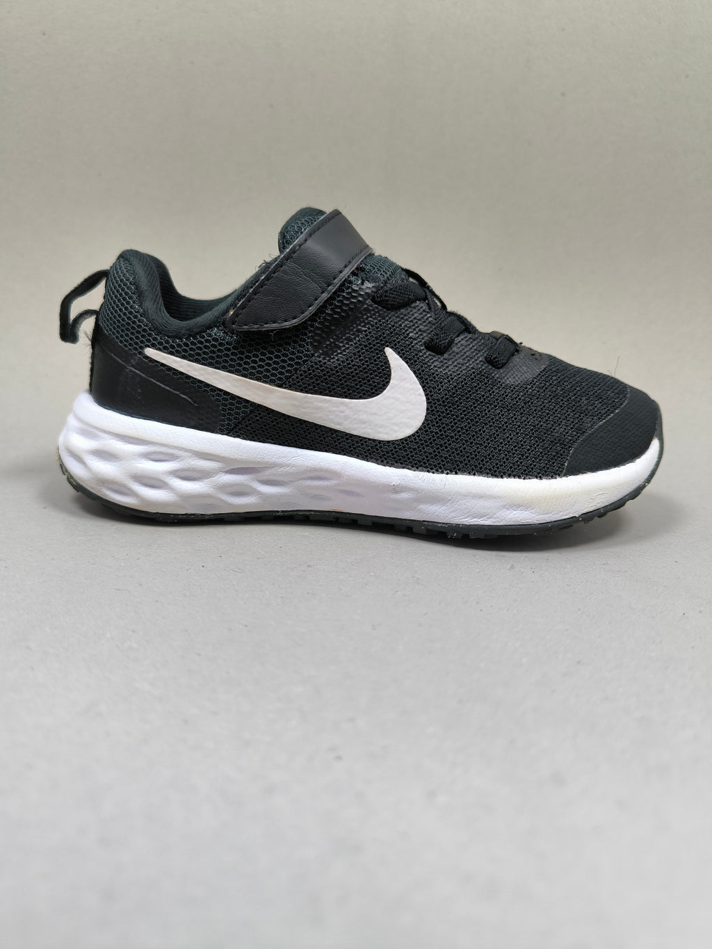 Nike Revolution 6 . Size : EUR  28 | Excellent+