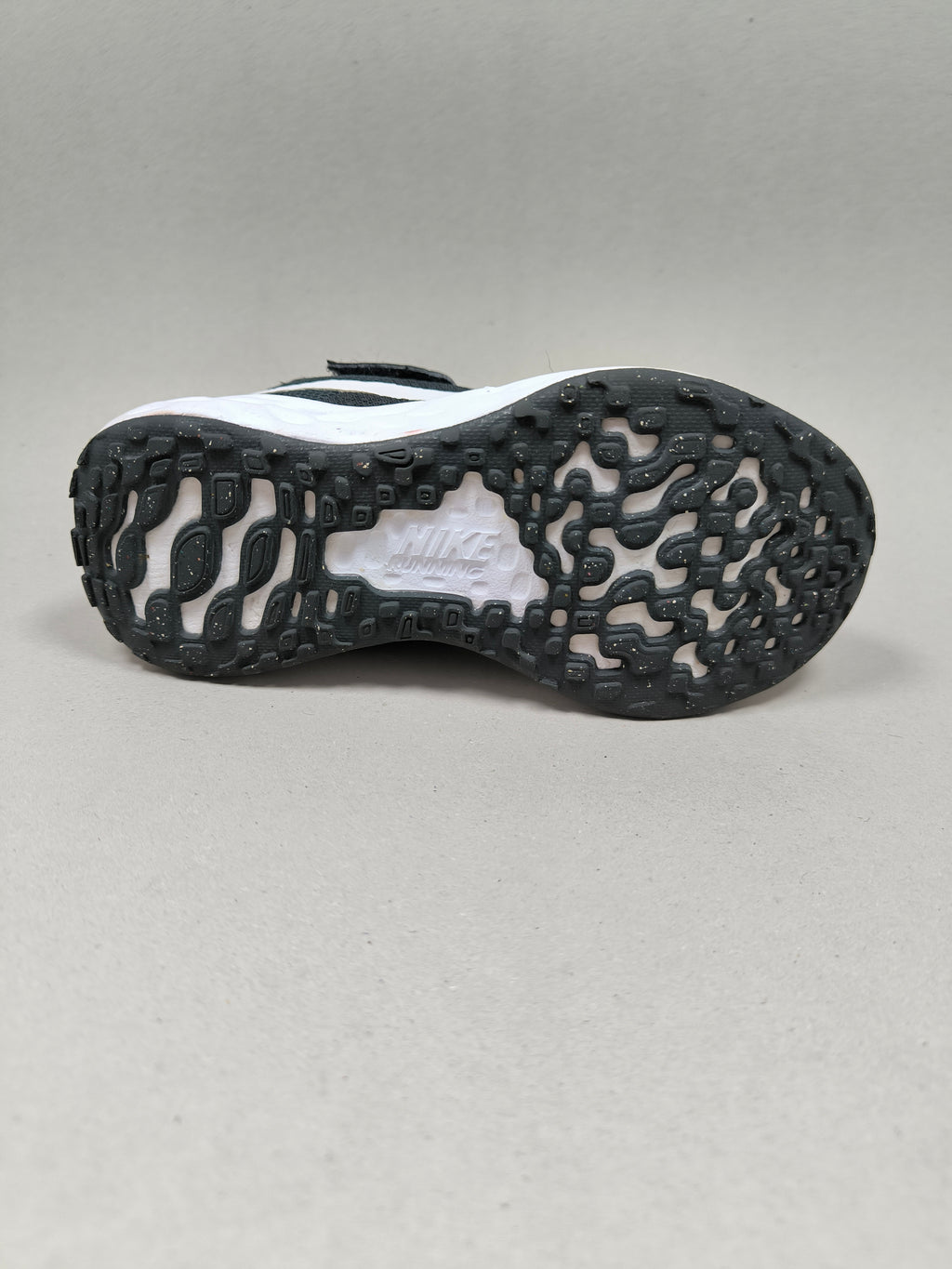 Nike Revolution 6 . Size : EUR  28 | Excellent+