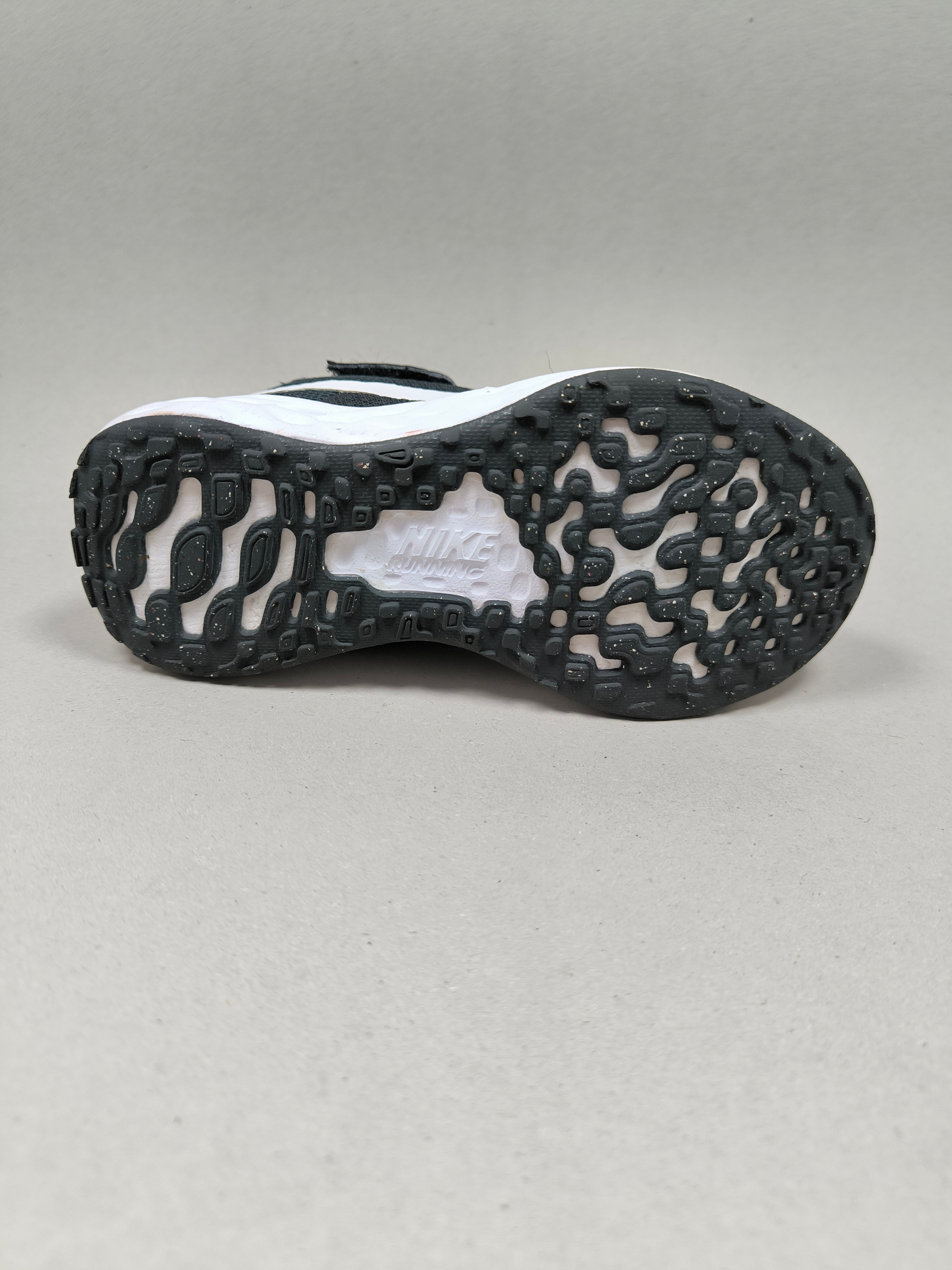 Nike Revolution 6 . Size : EUR  28 | Excellent+