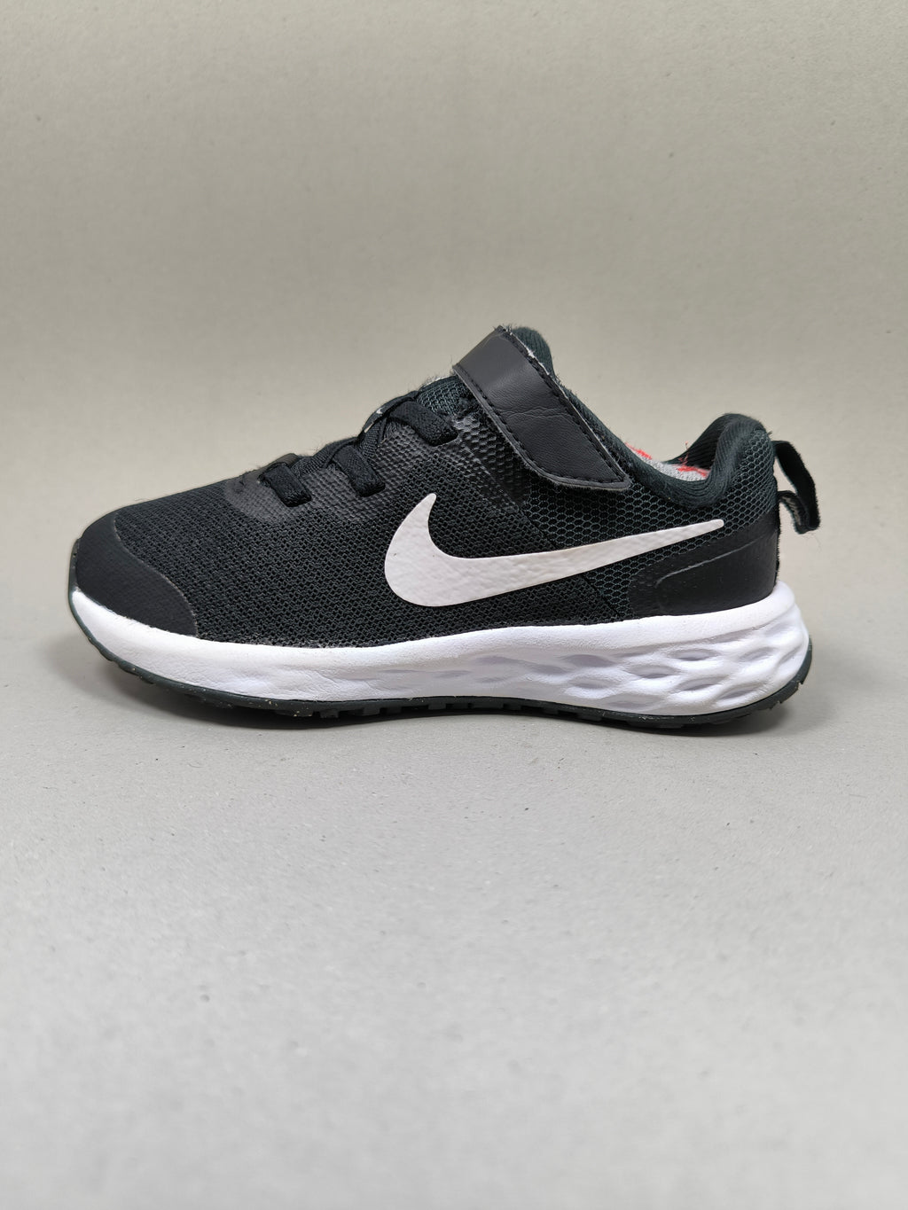 Nike Revolution 6 . Size : EUR  28 | Excellent+