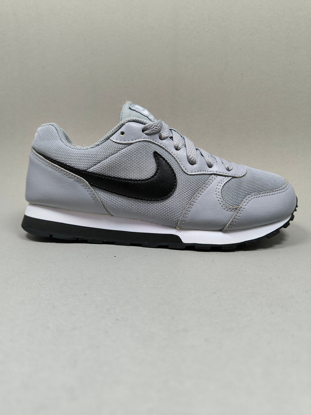 Nike Md Runner 2 . Size : EUR  35 | Premium