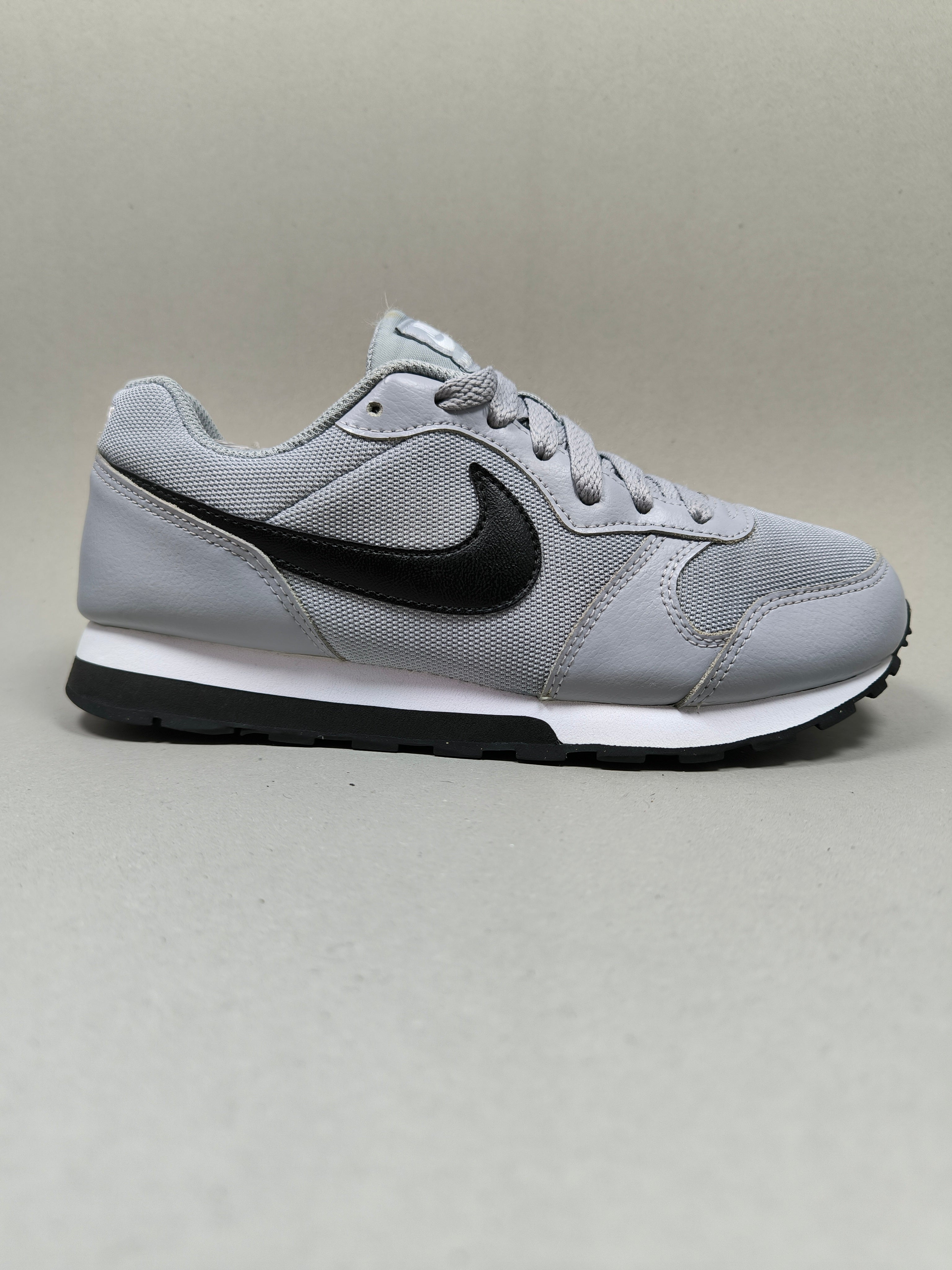 Nike Md Runner 2 . Size : EUR  35 | Premium