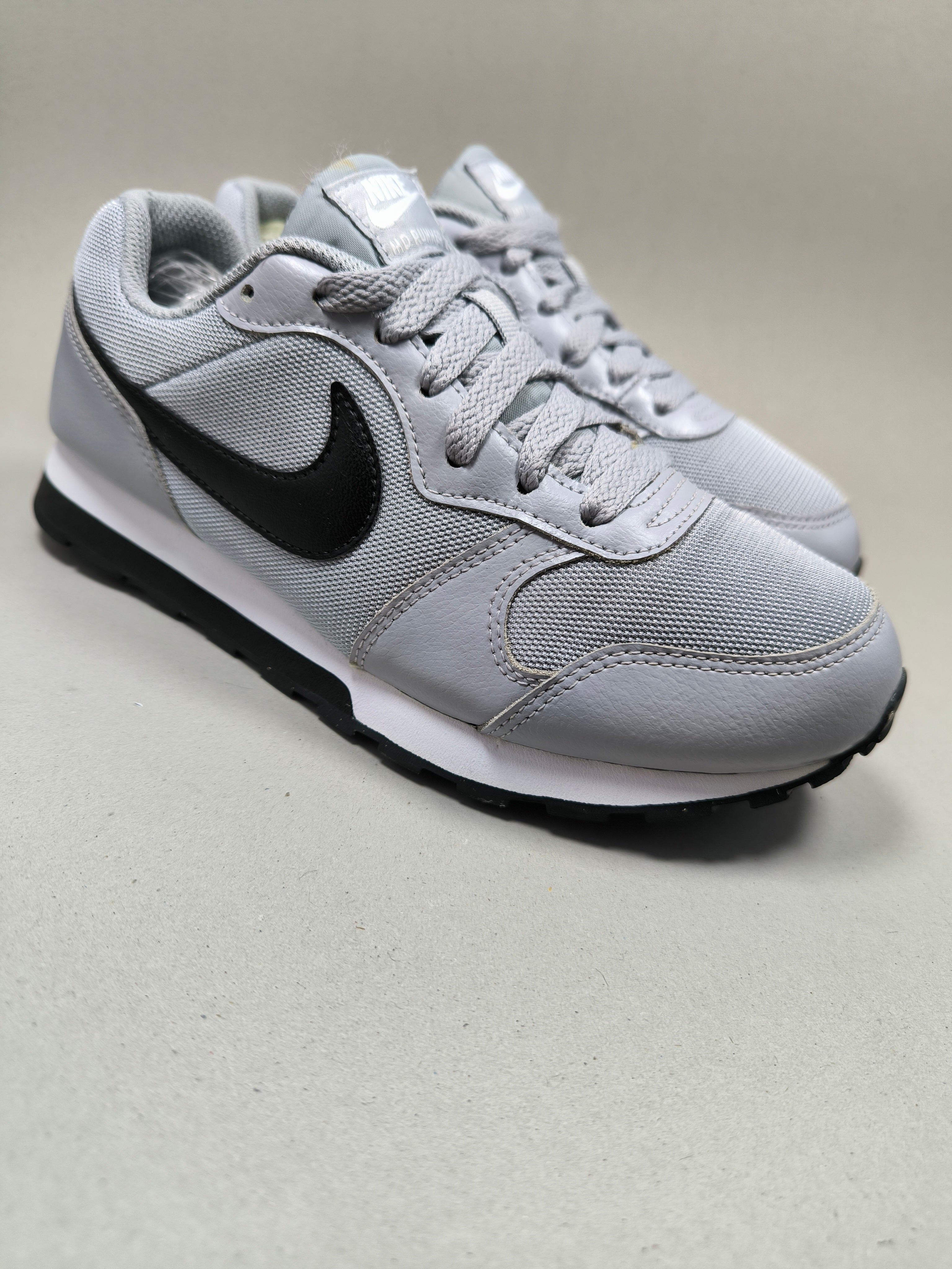 Nike Md Runner 2 . Size : EUR  35 | Premium