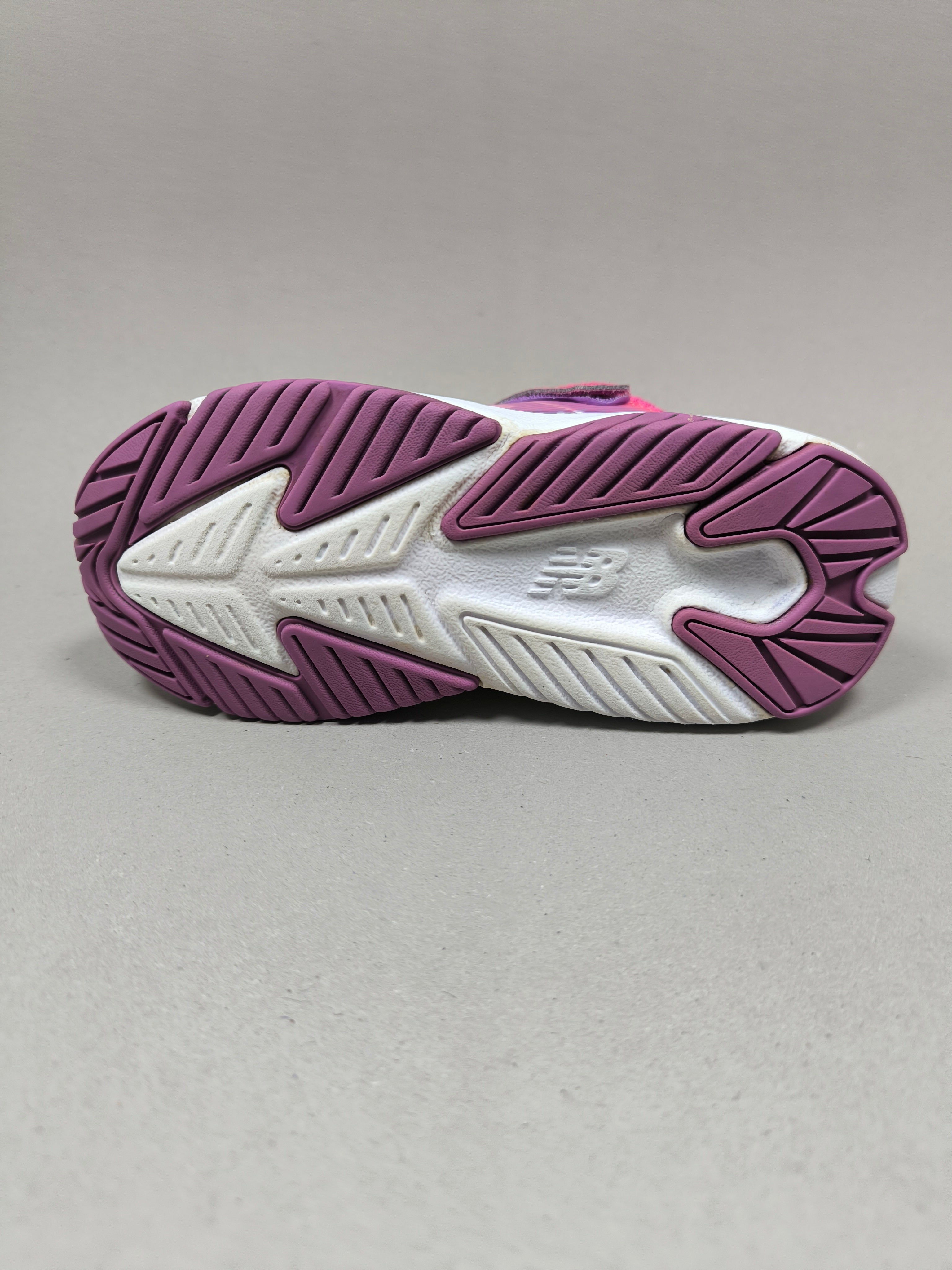 New Balance Wave Run v2 . Size : EUR  27 | Premium