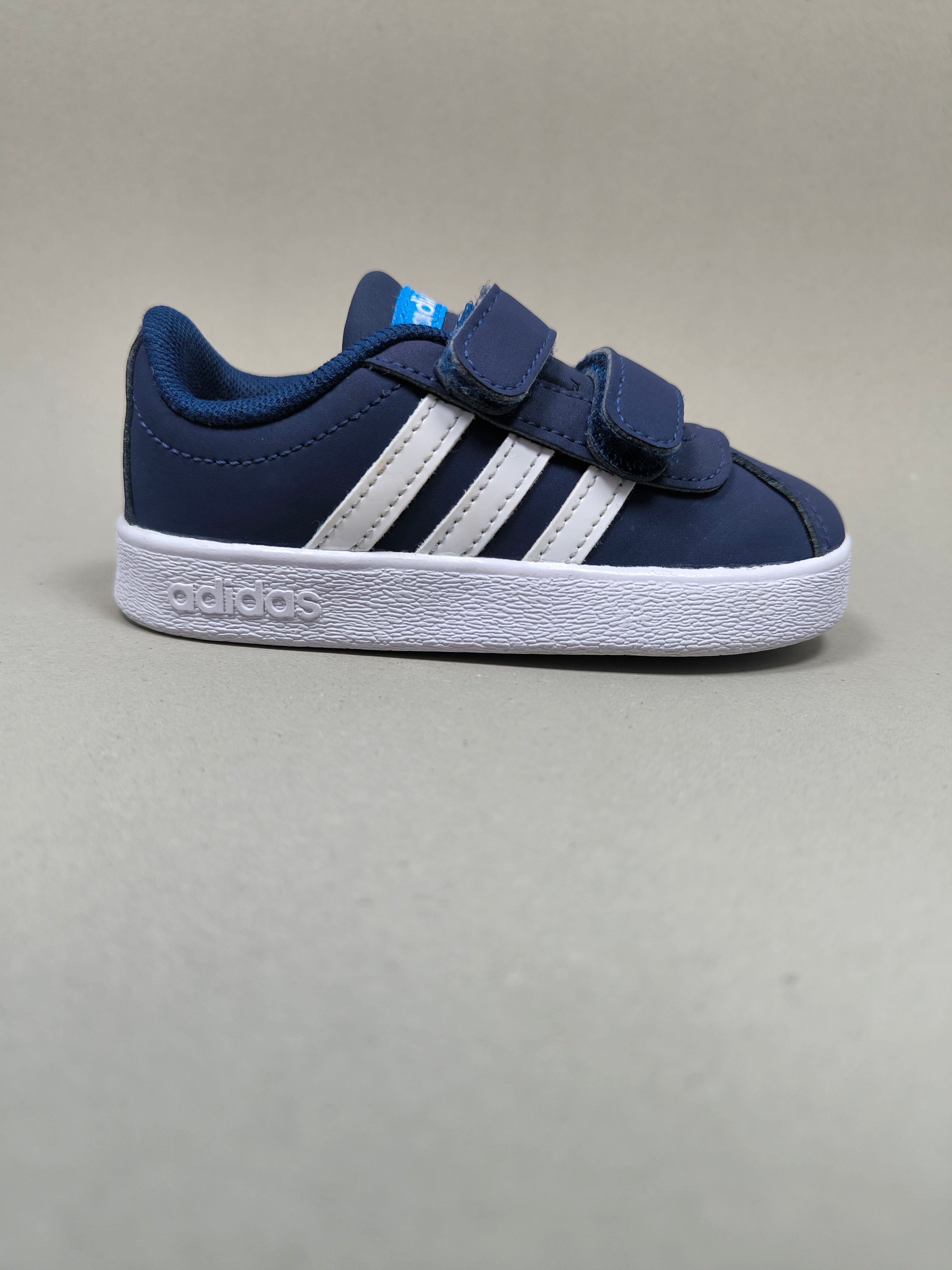 Adidas Neo Court . Size : EUR  22 | Premium