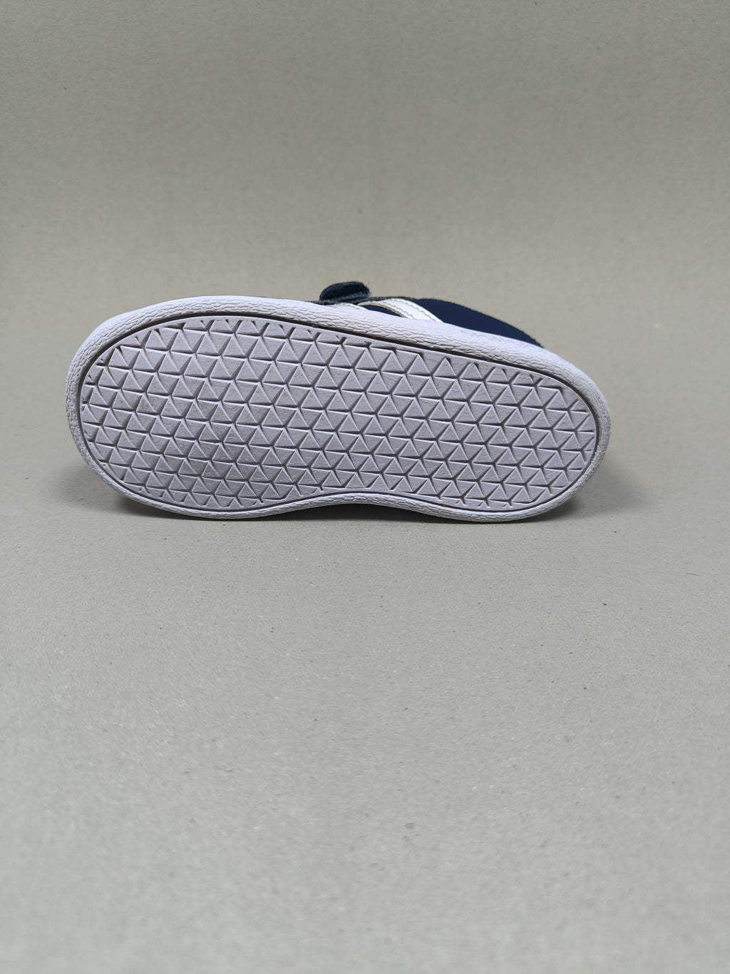 Adidas Neo Court . Size : EUR  22 | Premium