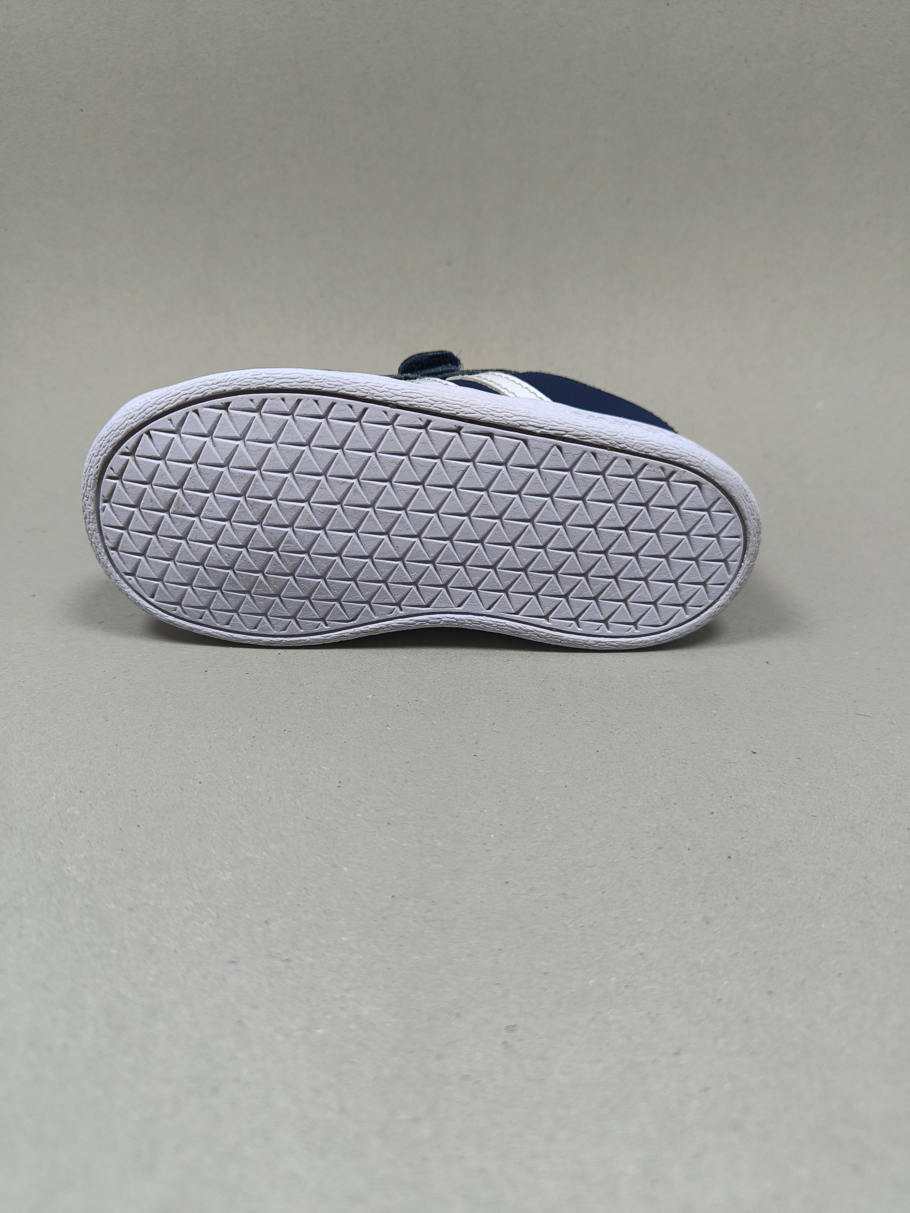 Adidas Neo Court . Size : EUR  22 | Premium