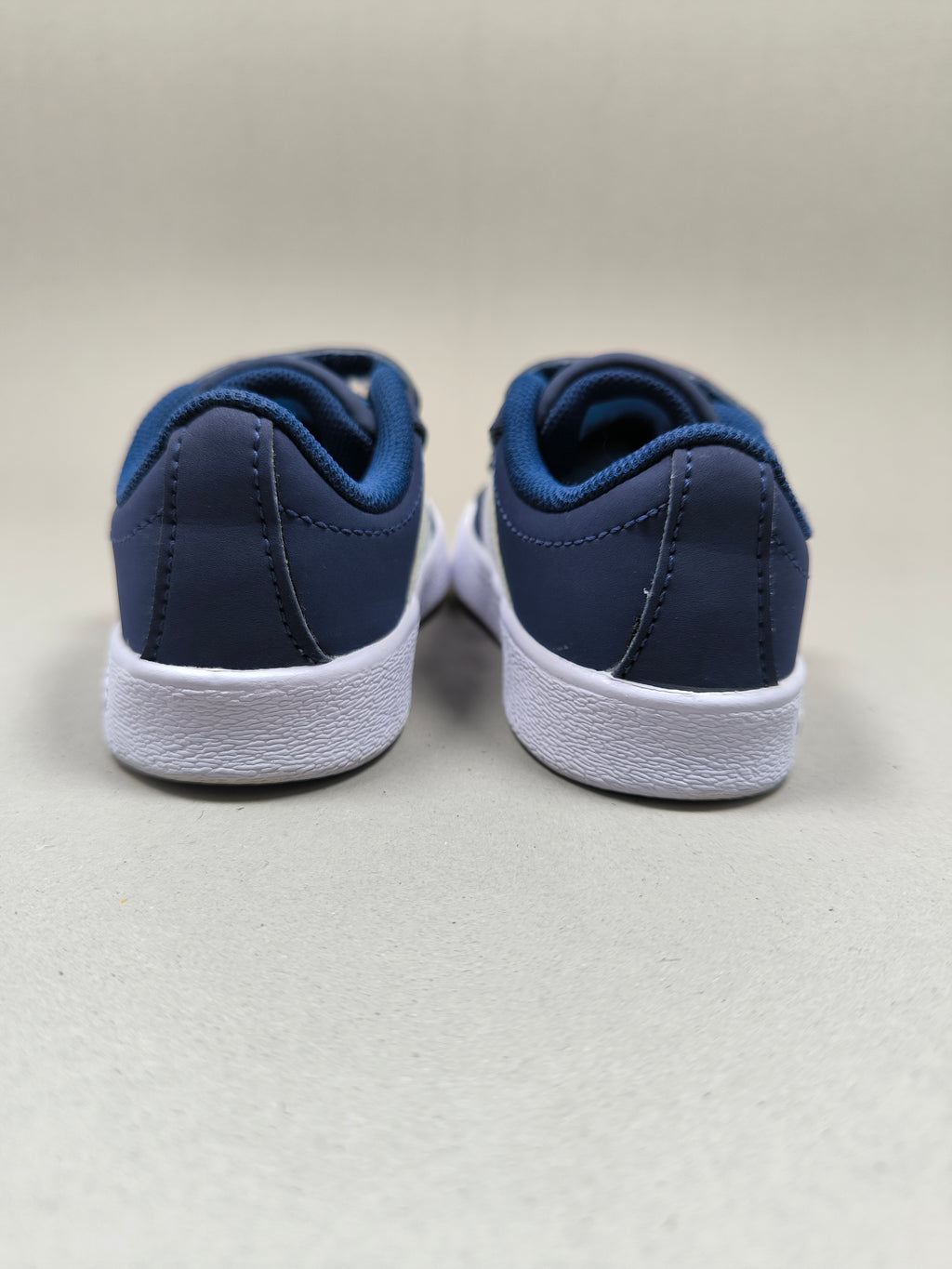 Adidas Neo Court . Size : EUR  22 | Premium