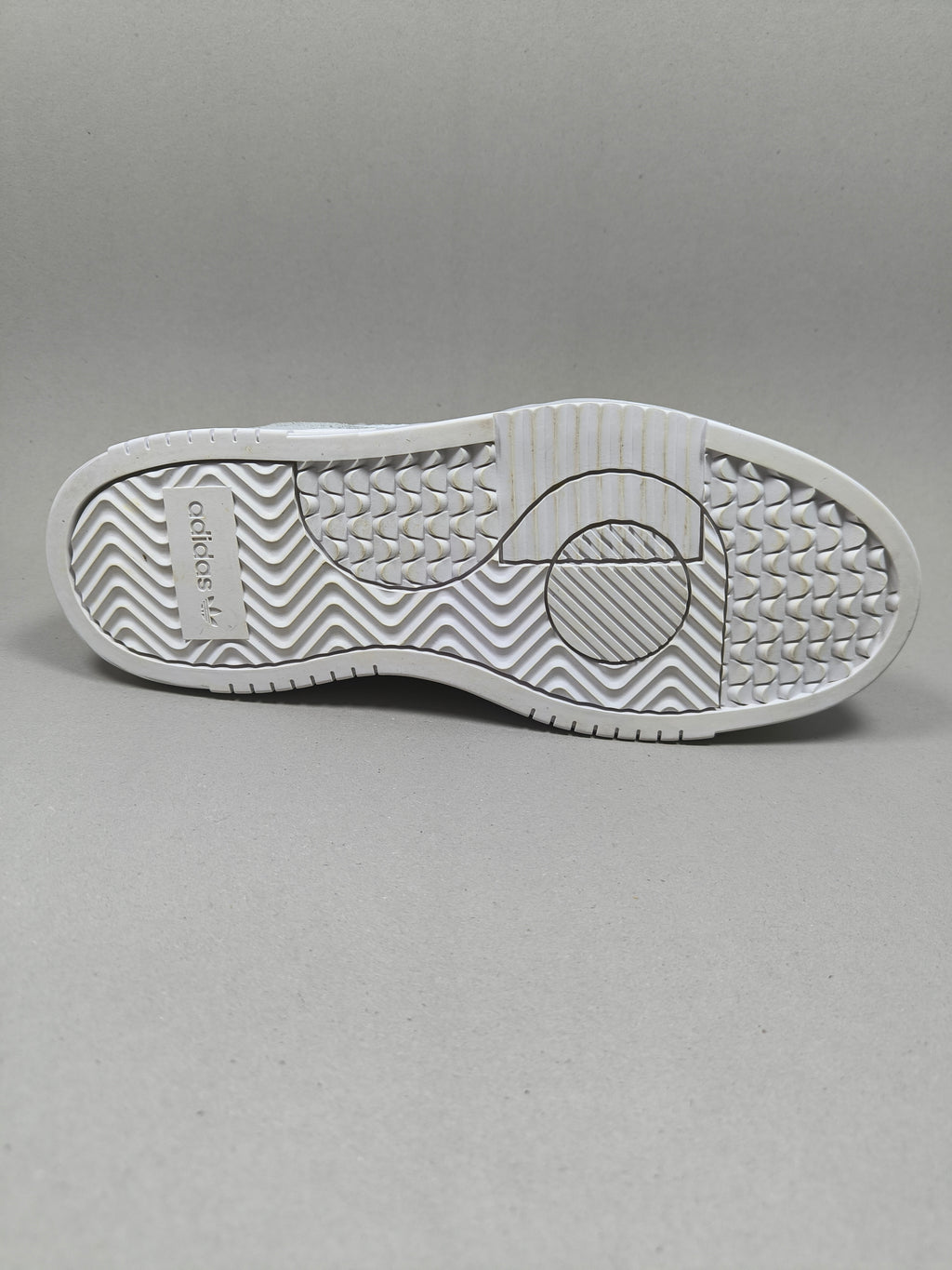 Adidas Super Court . Size : EUR  40 | Premium