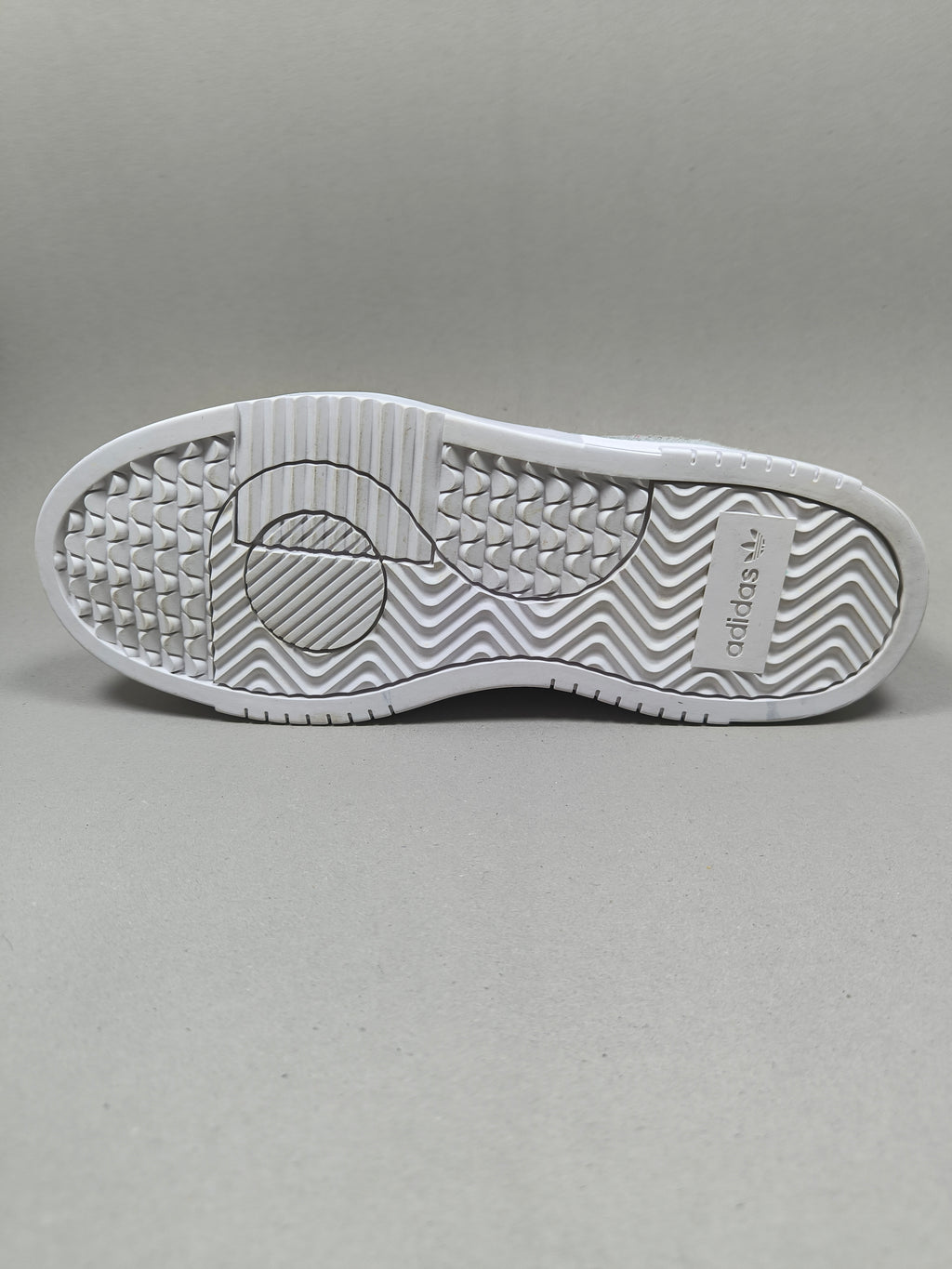 Adidas Super Court . Size : EUR  40 | Premium