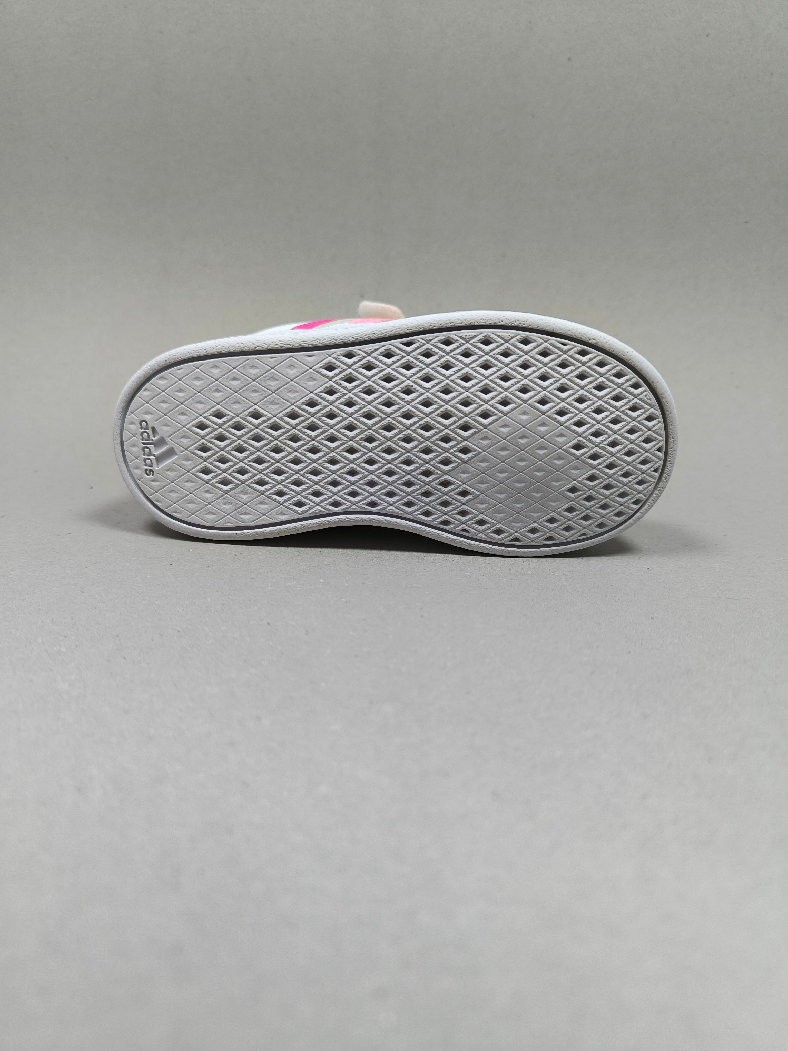 Adidas Breaknet . Size : EUR  23 | Premium