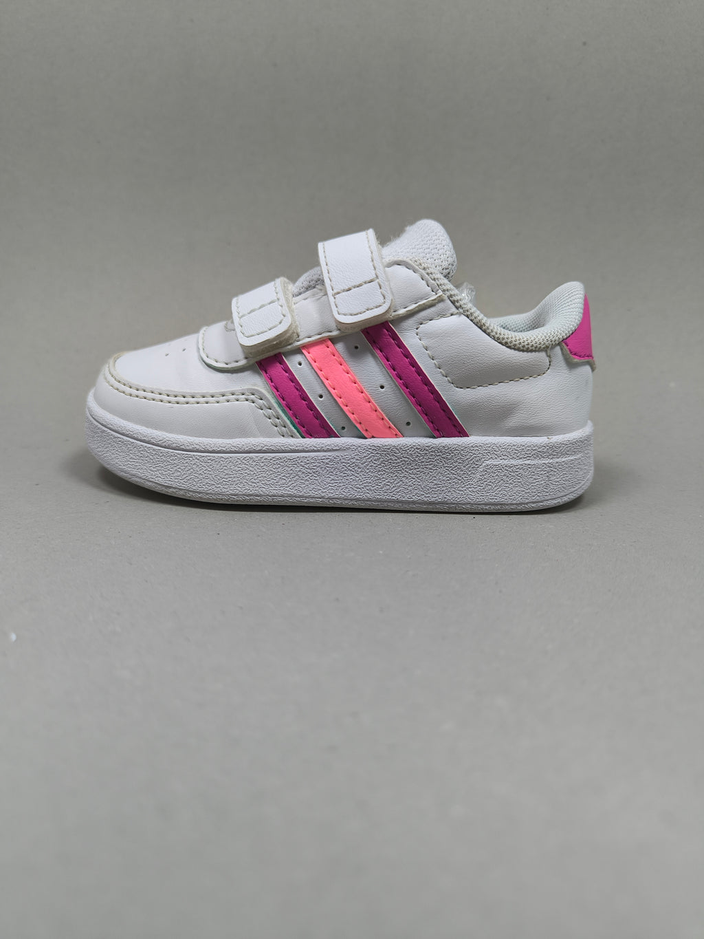 Adidas Breaknet . Size : EUR  23 | Premium