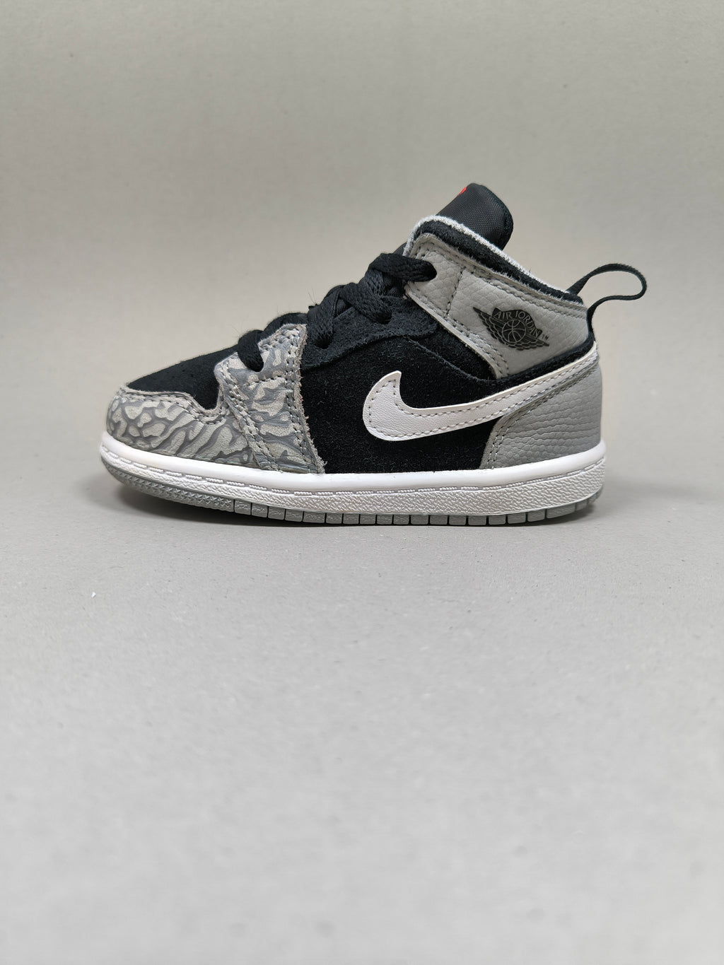 Nike Jordan 1 Mid SE . Size : EUR  25 | Premium