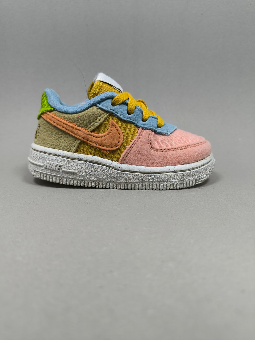 Nike Air Force 1 . Size : EUR  22 | Premium