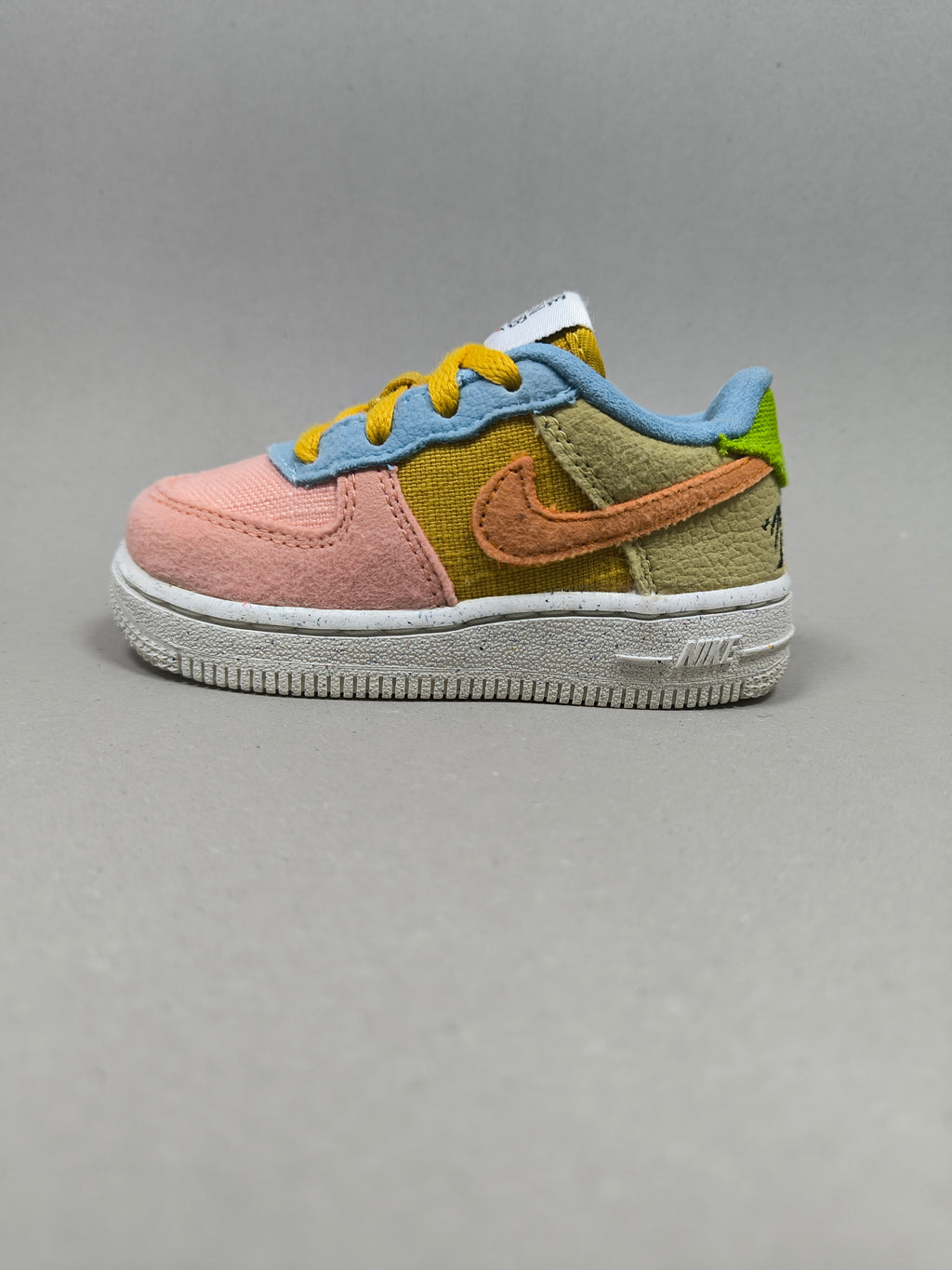 Nike Air Force 1 . Size : EUR  22 | Premium