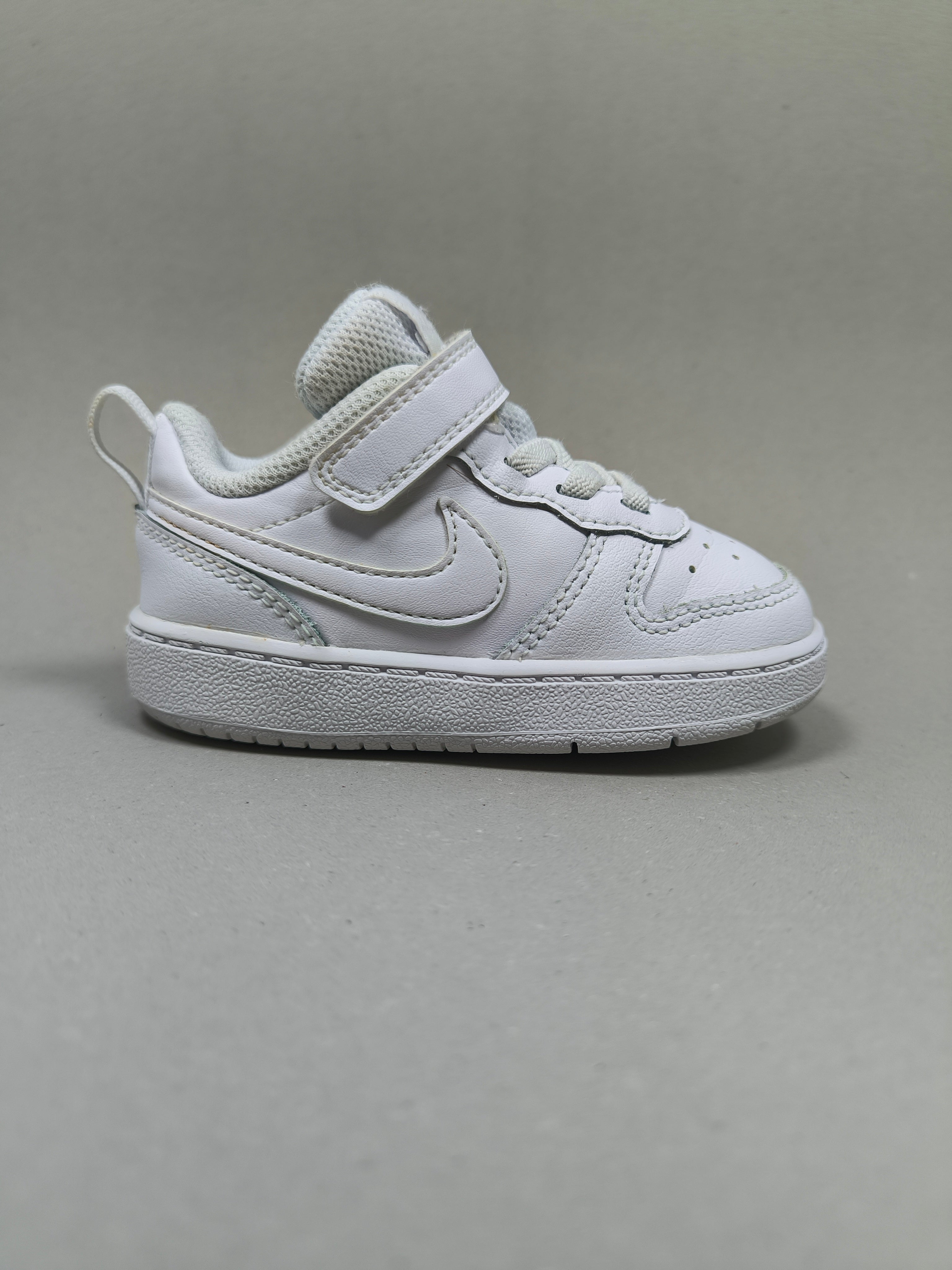 Nike Court Borough . Size : EUR  22 | Premium