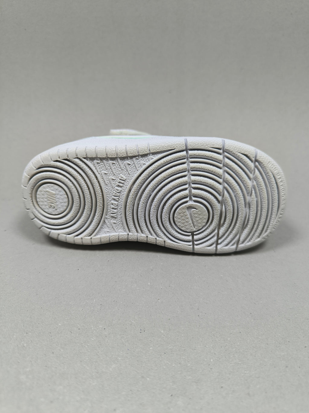 Nike Court Borough . Size : EUR  22 | Premium