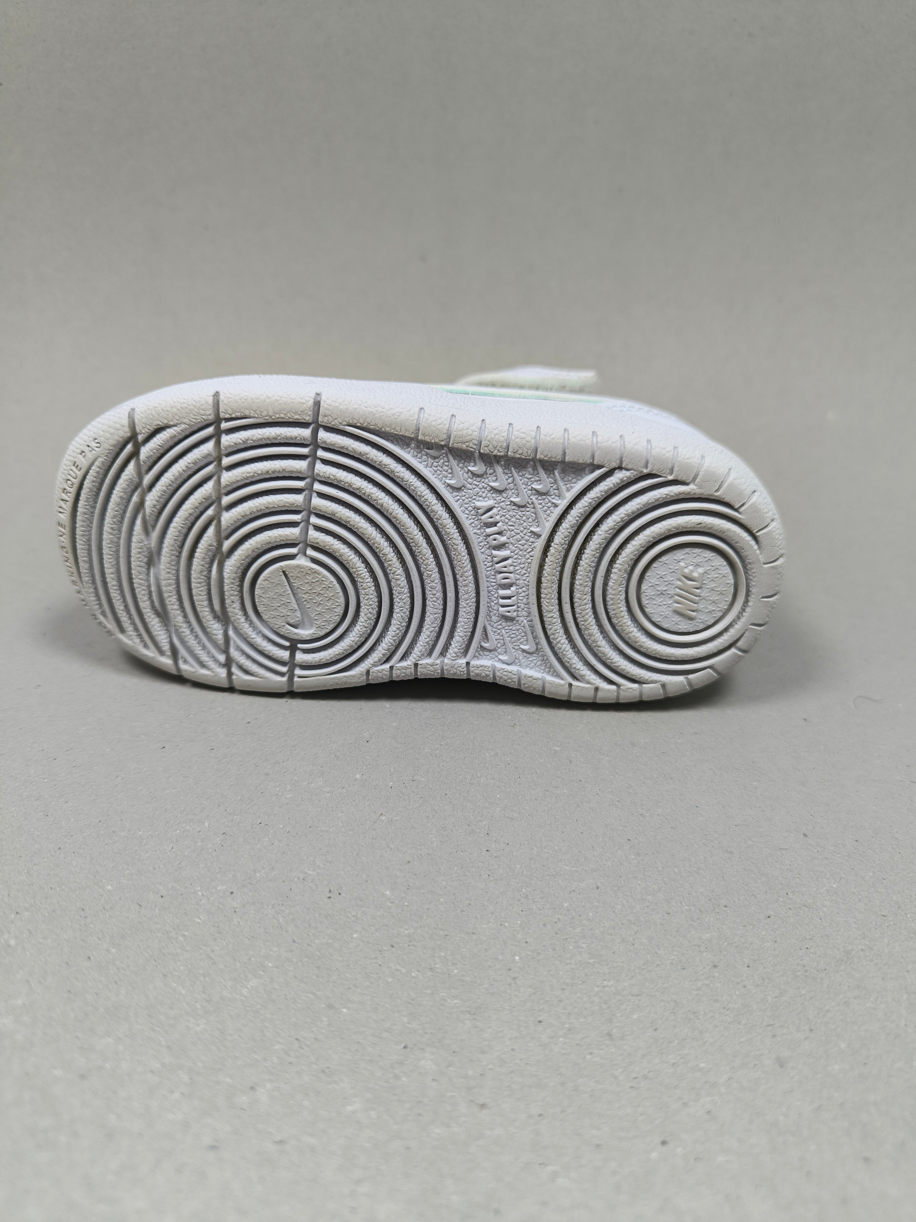 Nike Court Borough . Size : EUR  22 | Premium