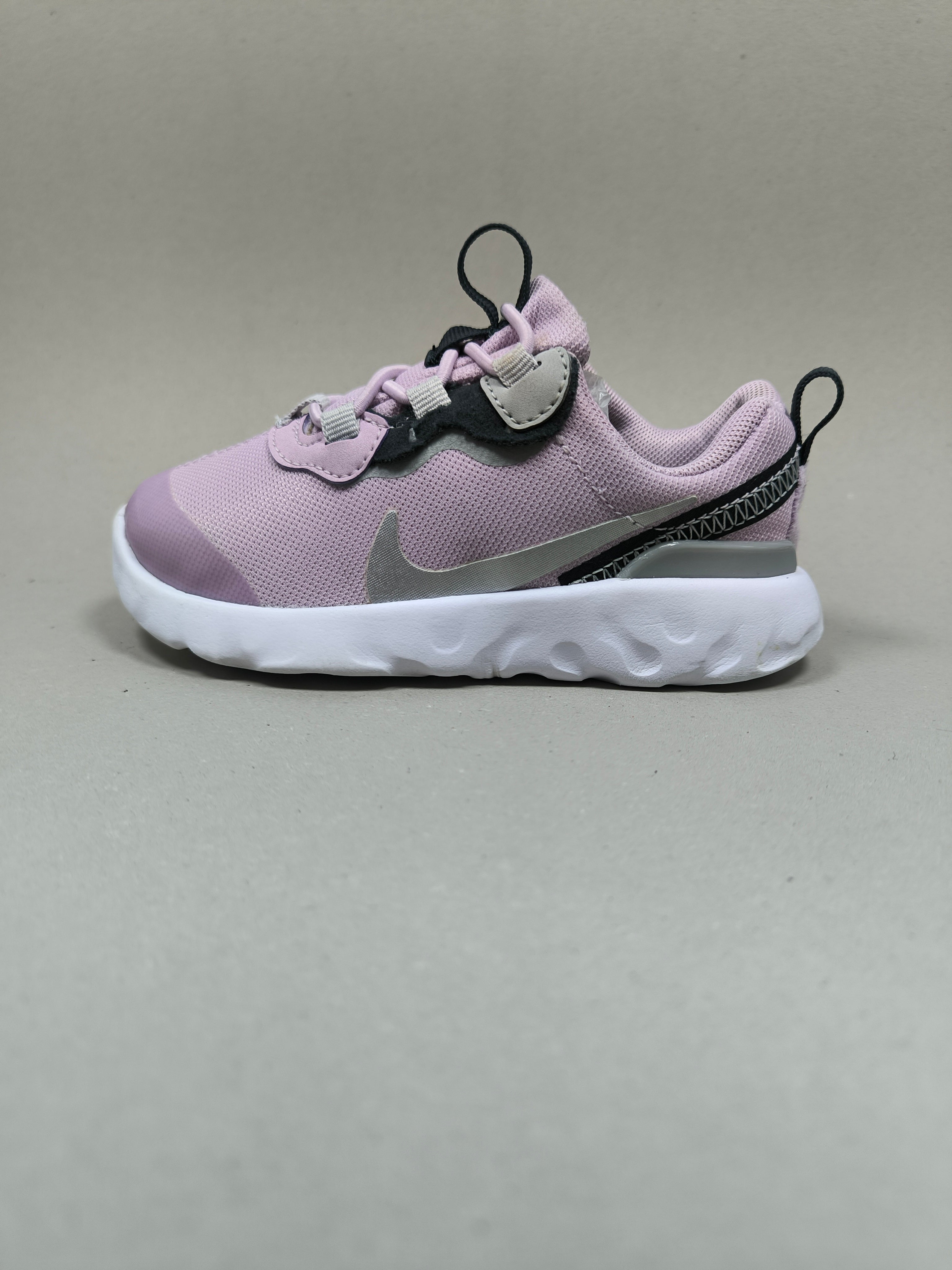 Nike Element 55 . Size : EUR  25 | Premium