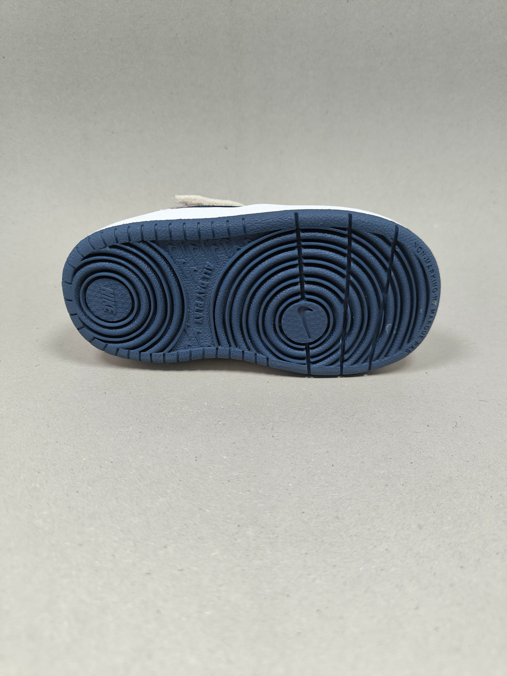 Nike Court Borough . Size : EUR  22 | Premium