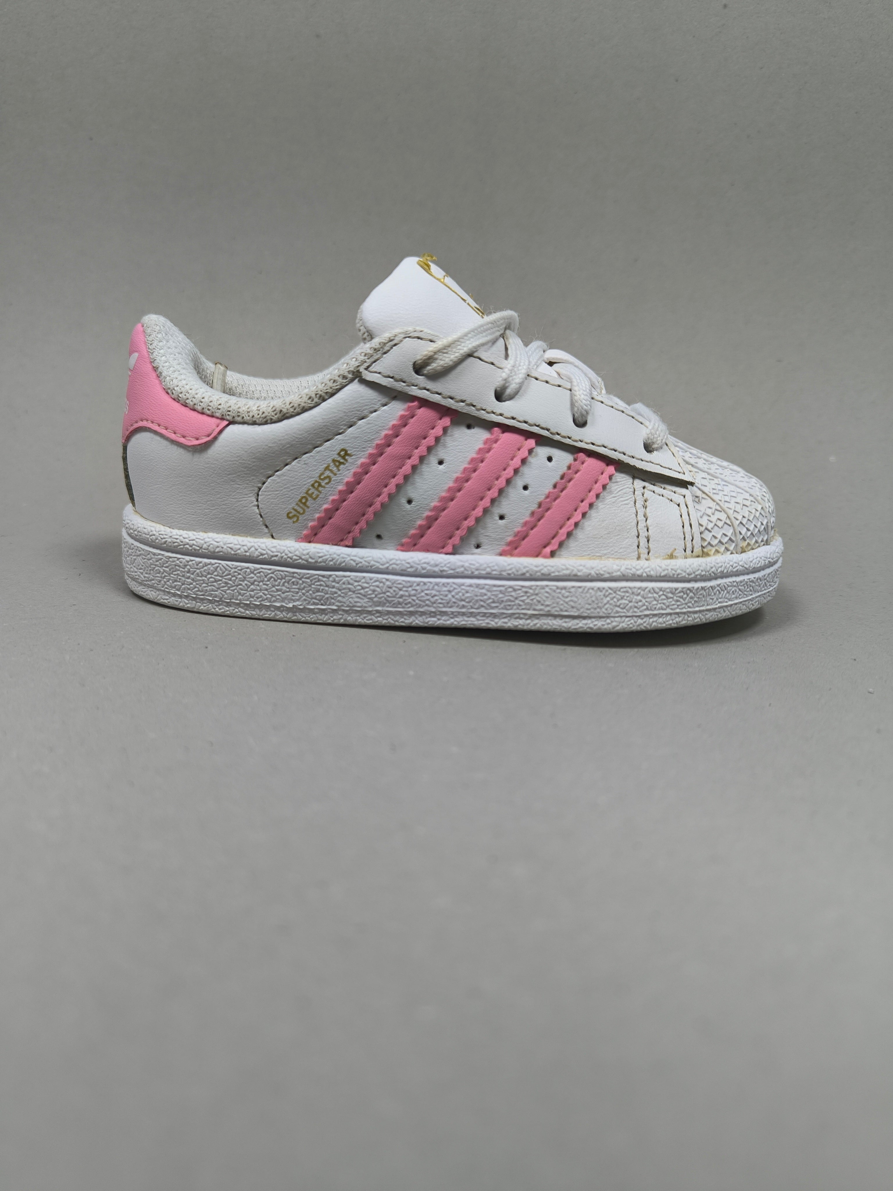 Adidas Super Star . Size : EUR  22 | Premium
