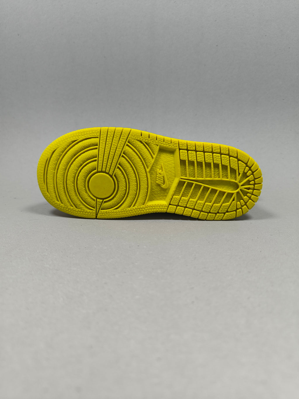 Nike Air Jordan 1 Mid SE . Size : EUR  26 | Premium+