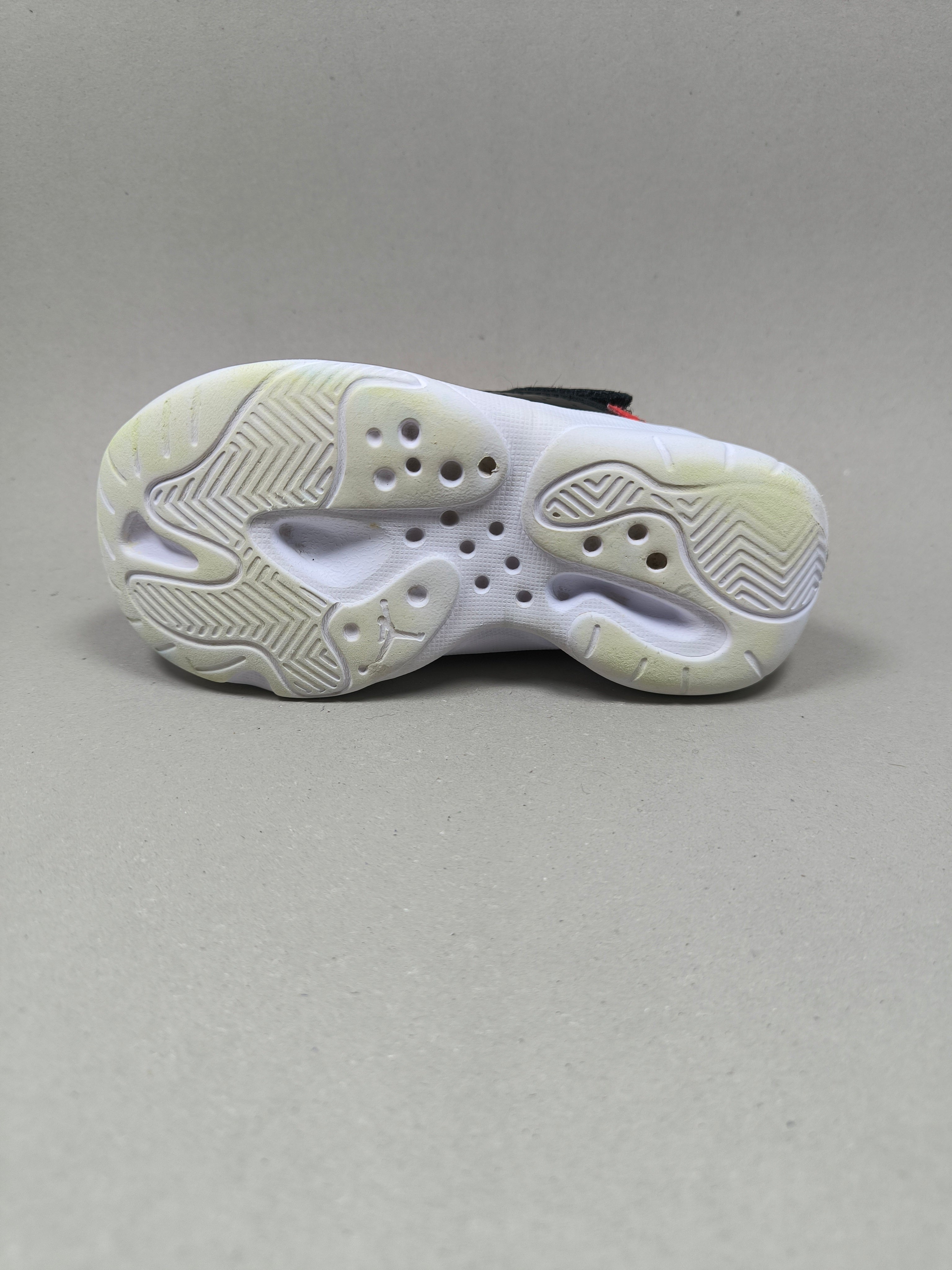 Jordan 11 CMFT . Size : EUR  26 | Excellent+