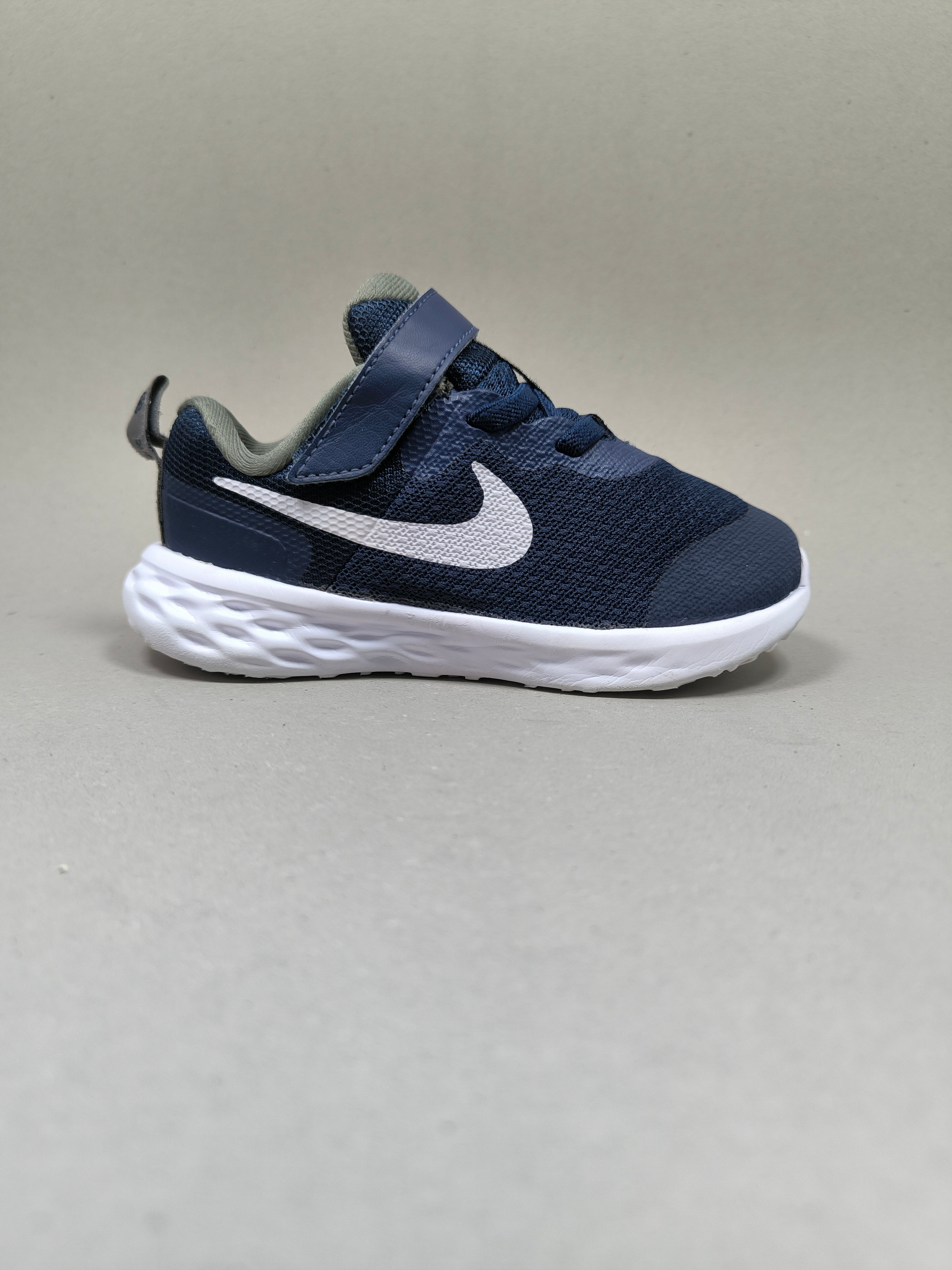 Nike Revolution 6 . Size : EUR  26 | Excellent+