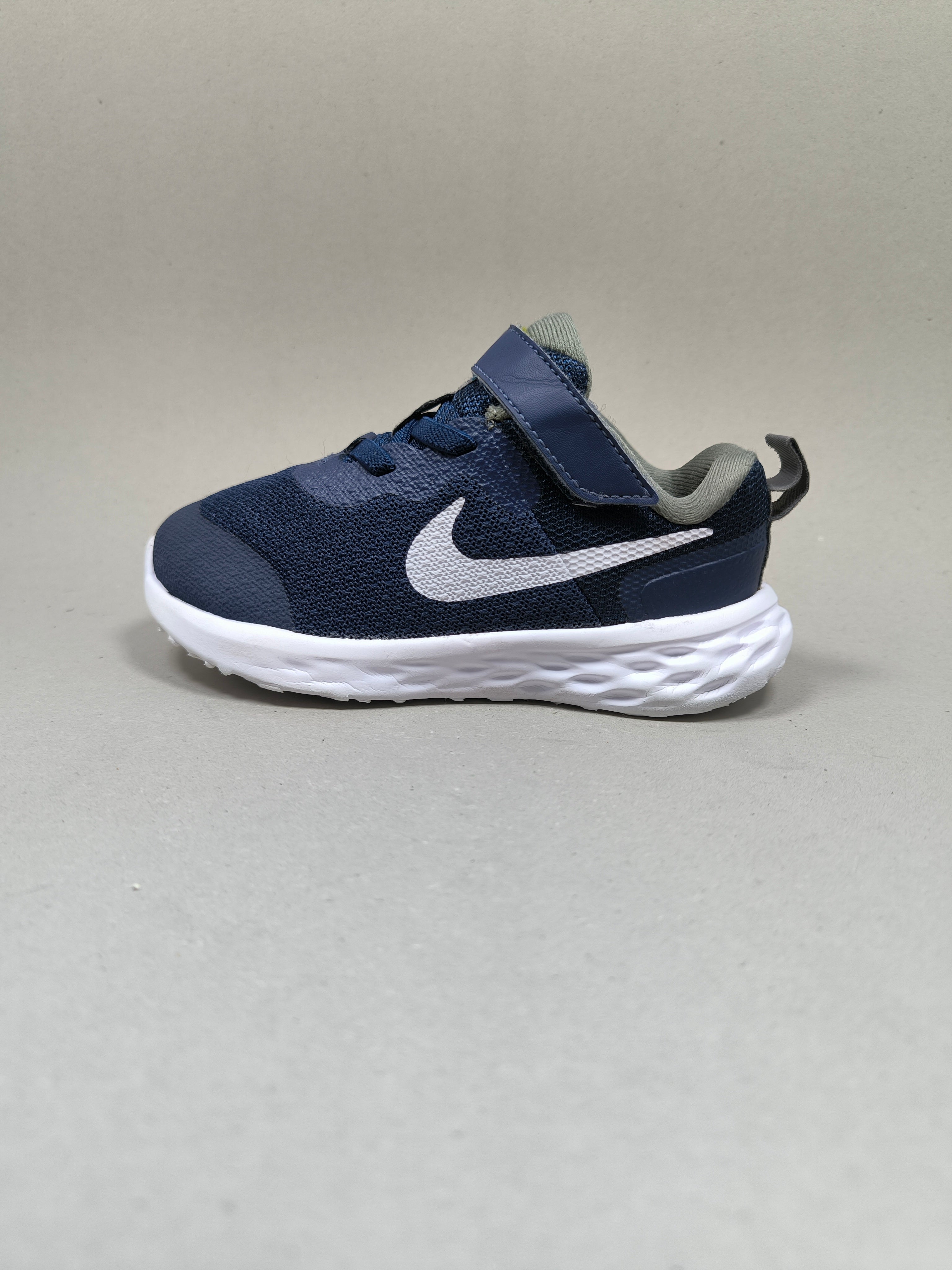 Nike Revolution 6 . Size : EUR  26 | Excellent+
