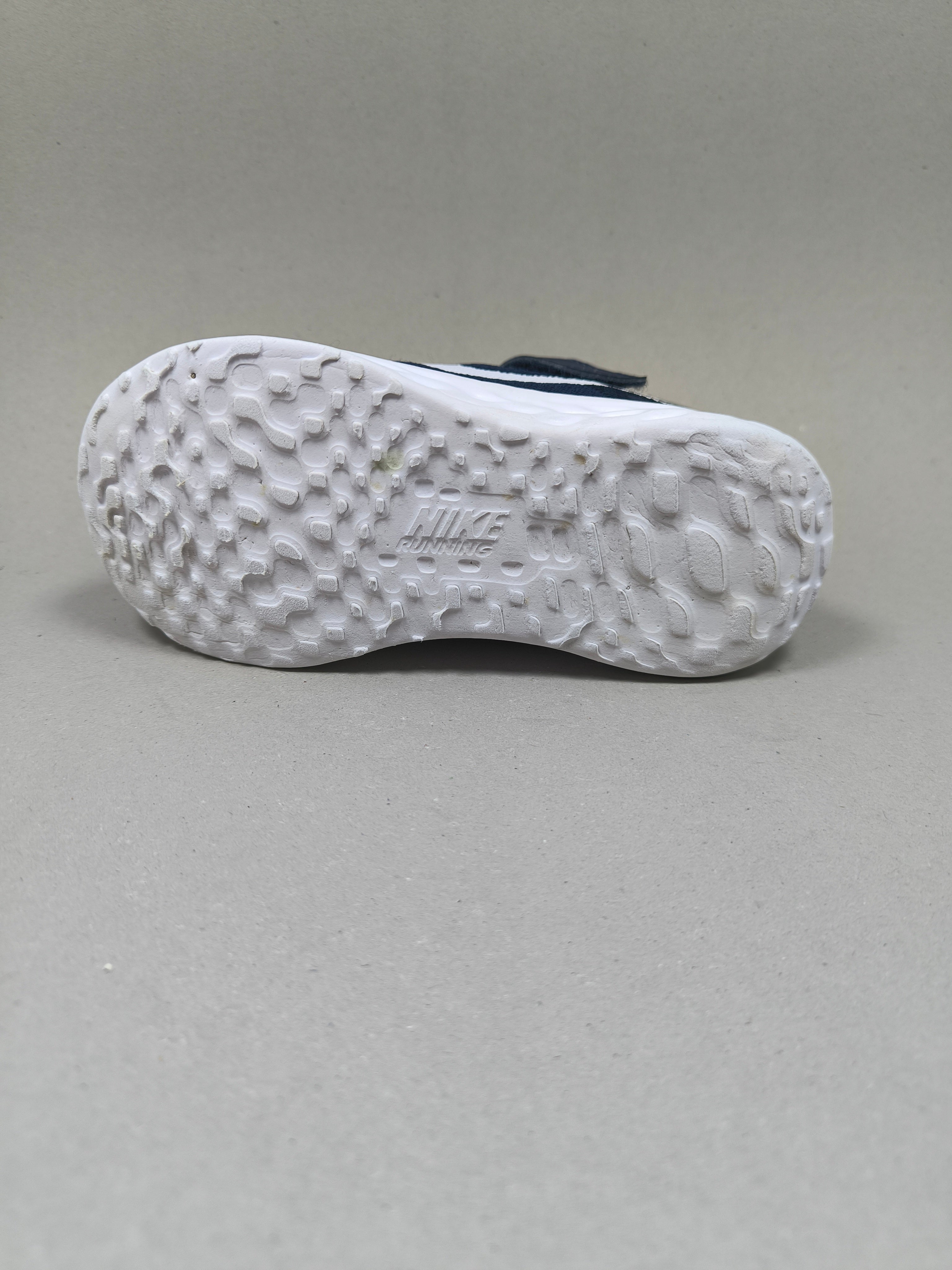 Nike Revolution 6 . Size : EUR  26 | Excellent+