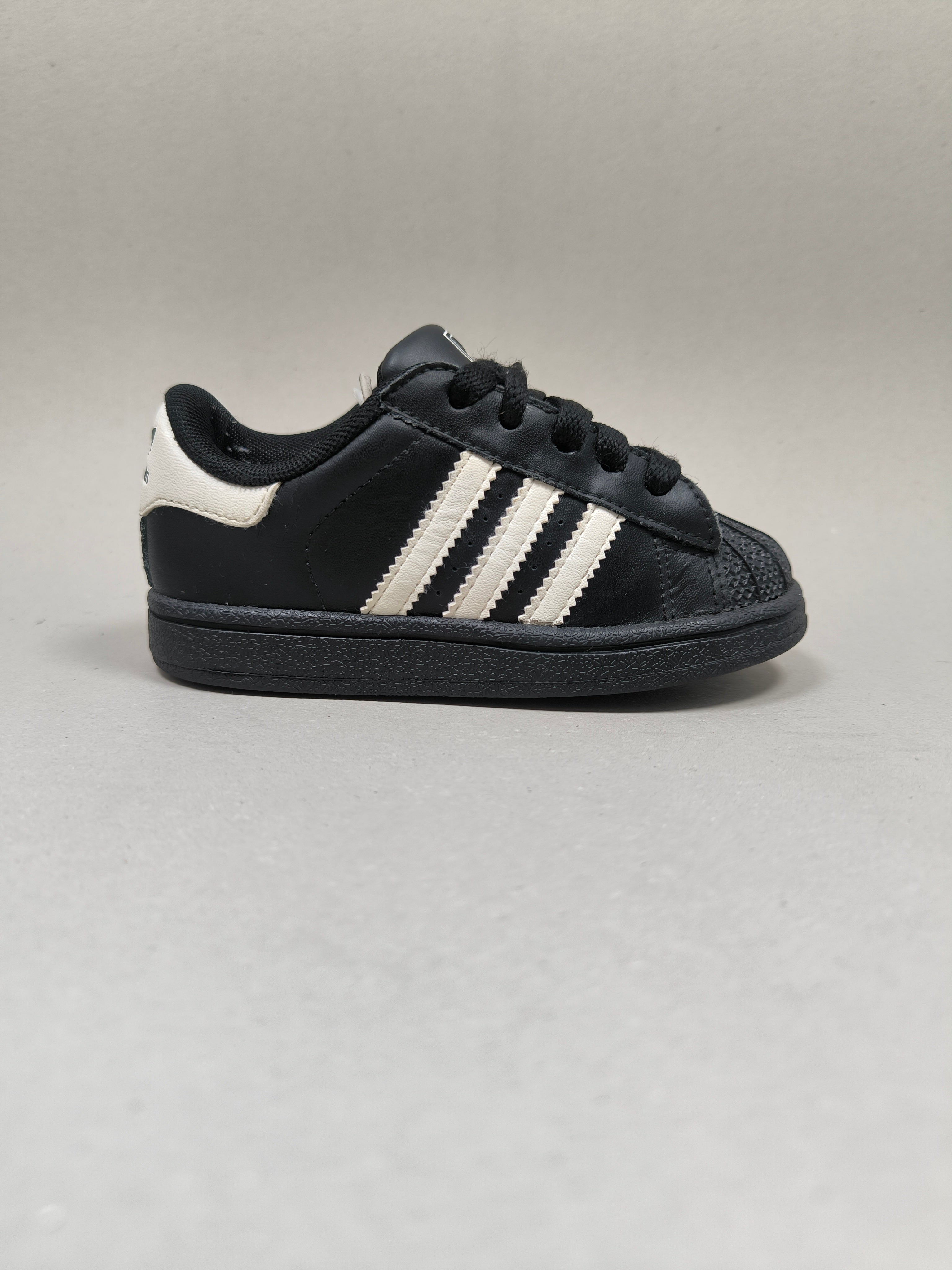 Adidas Super Star . Size : EUR  24 | Excellent+