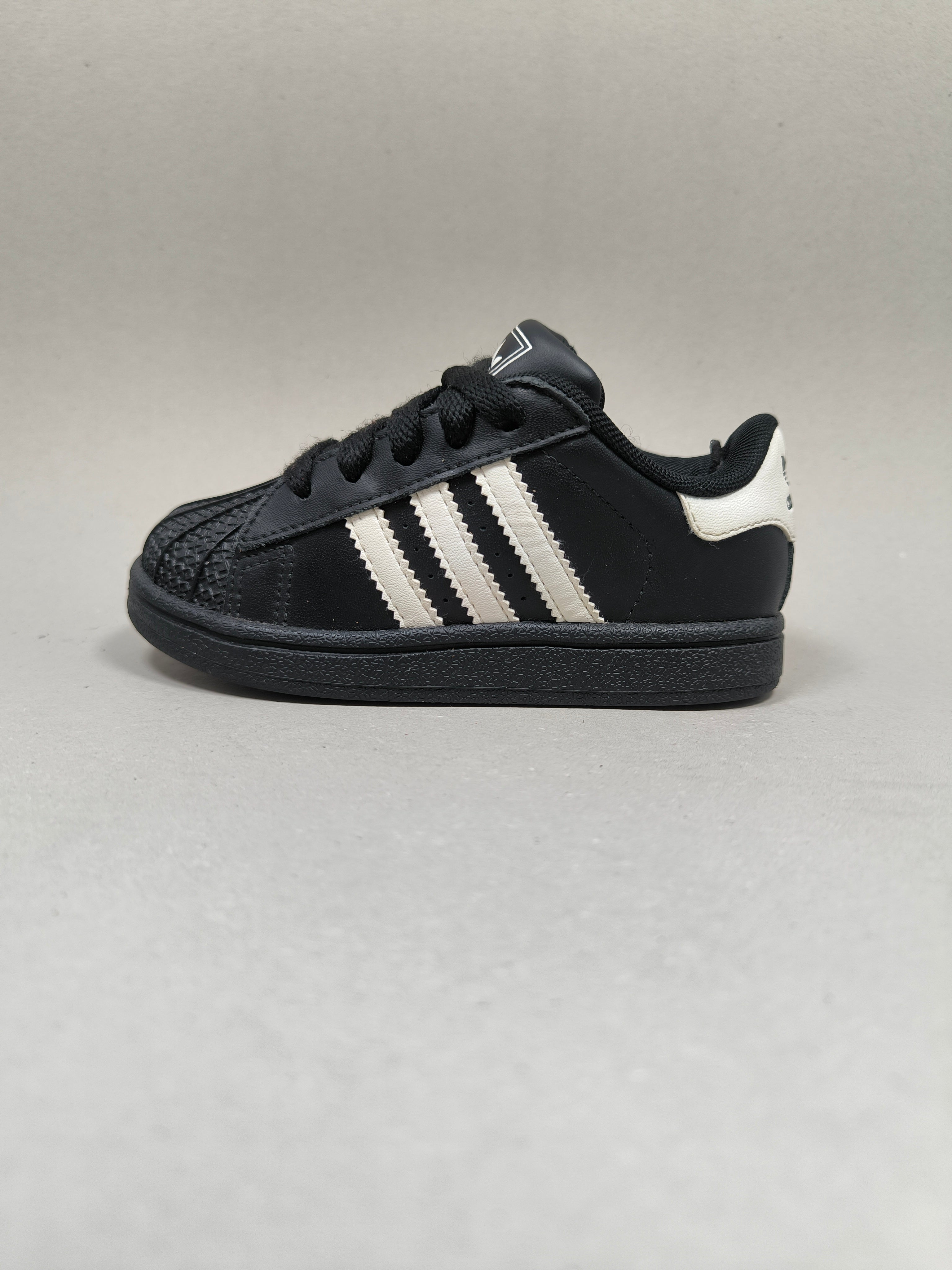 Adidas Super Star . Size : EUR  24 | Excellent+