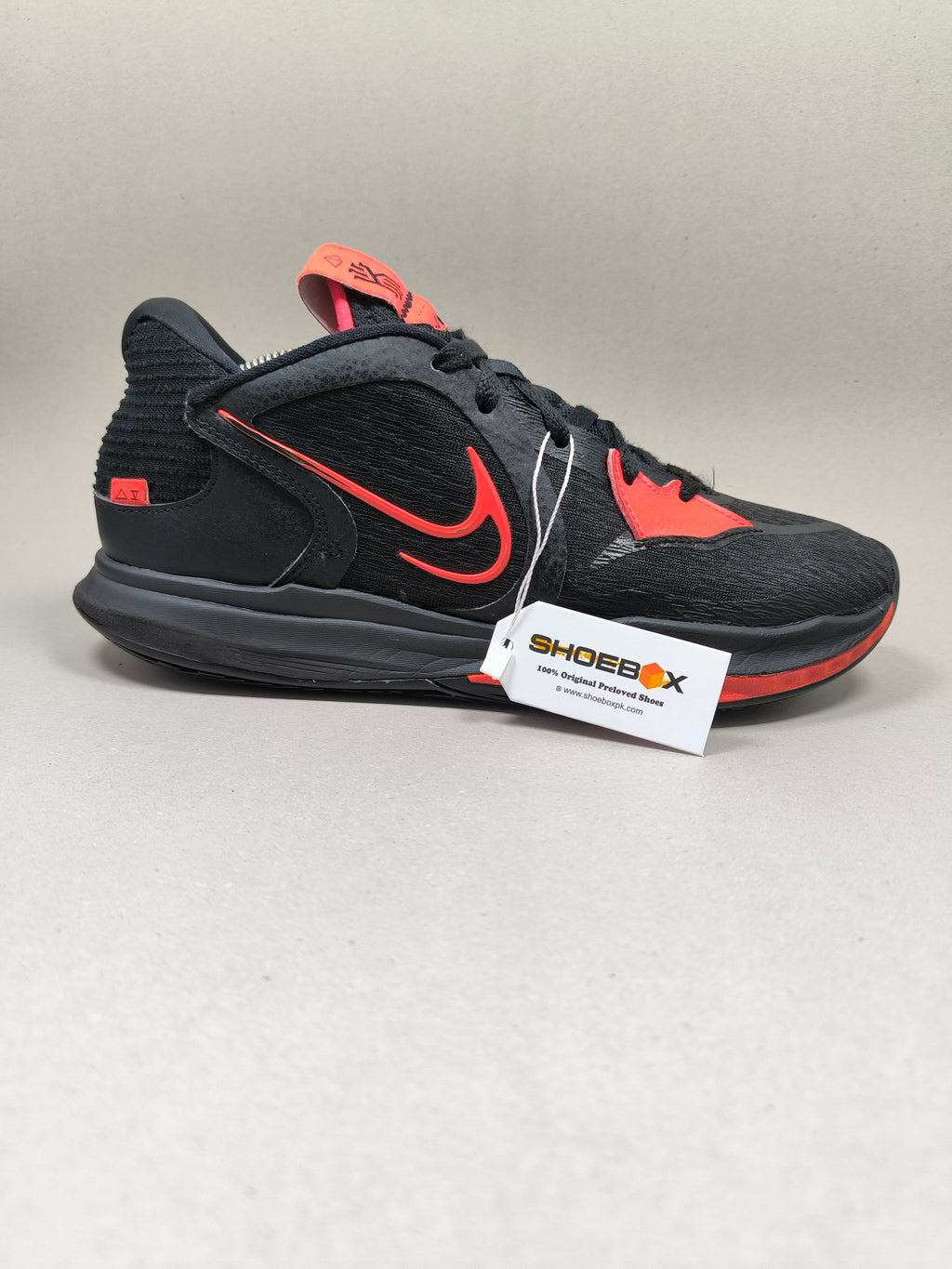 Nike Kyrie 5 . Size : EUR  42 | Excellent+