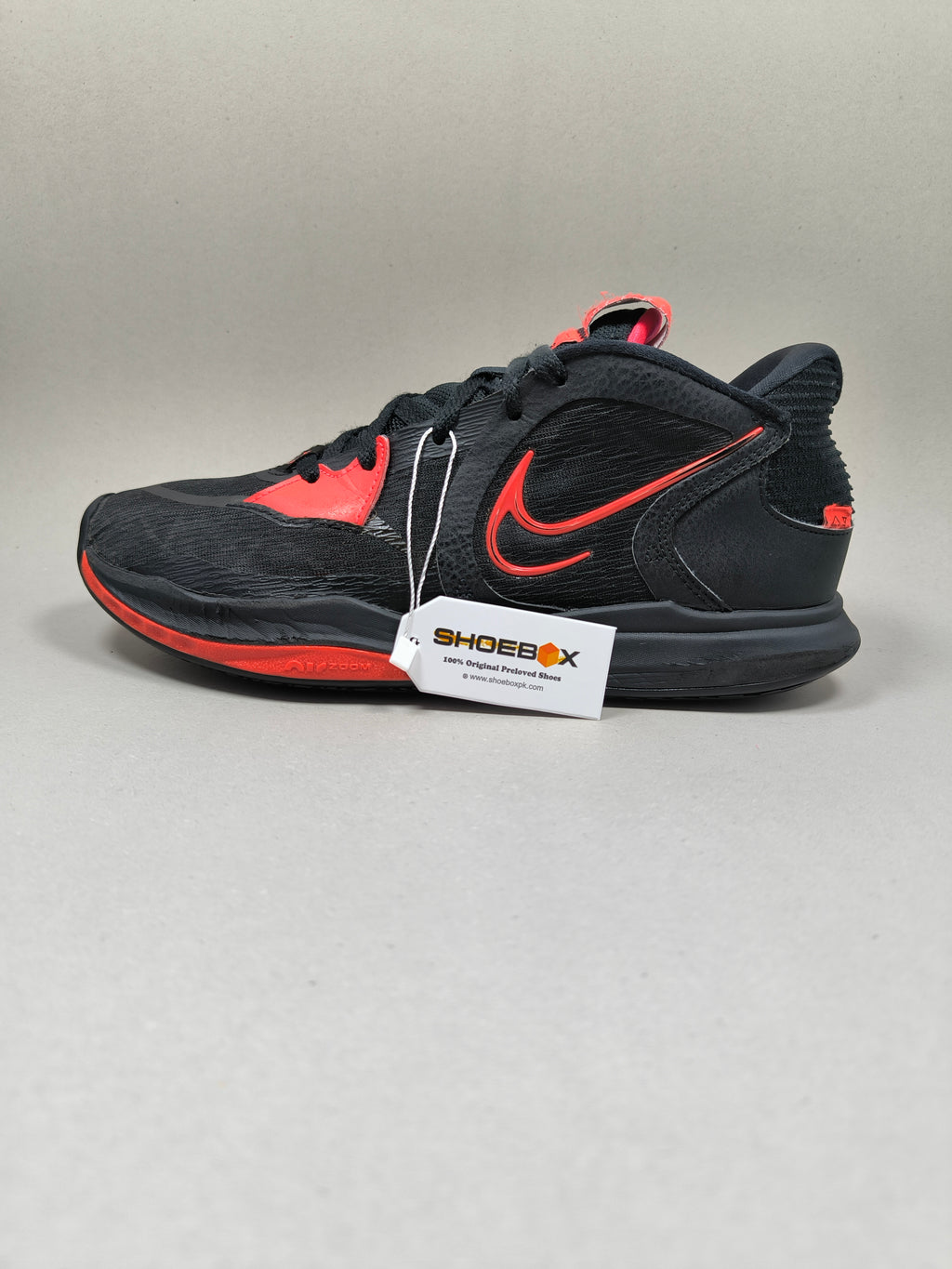 Nike Kyrie 5 . Size : EUR  42 | Excellent+