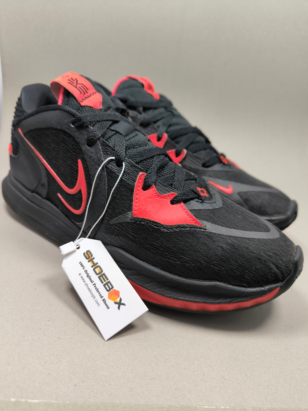 Nike Kyrie 5 . Size : EUR  42 | Excellent+