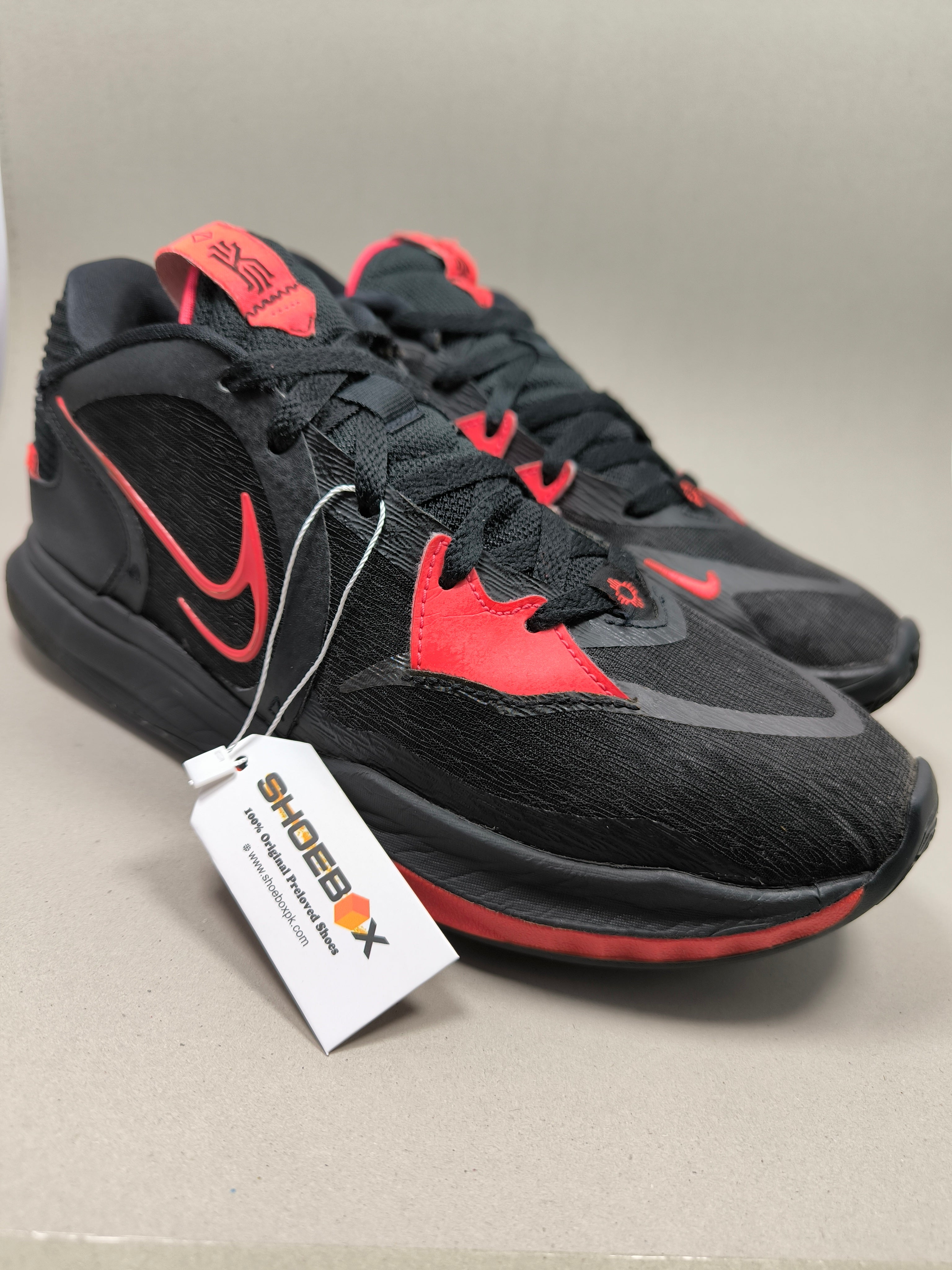 Nike Kyrie 5 . Size : EUR  42 | Excellent+