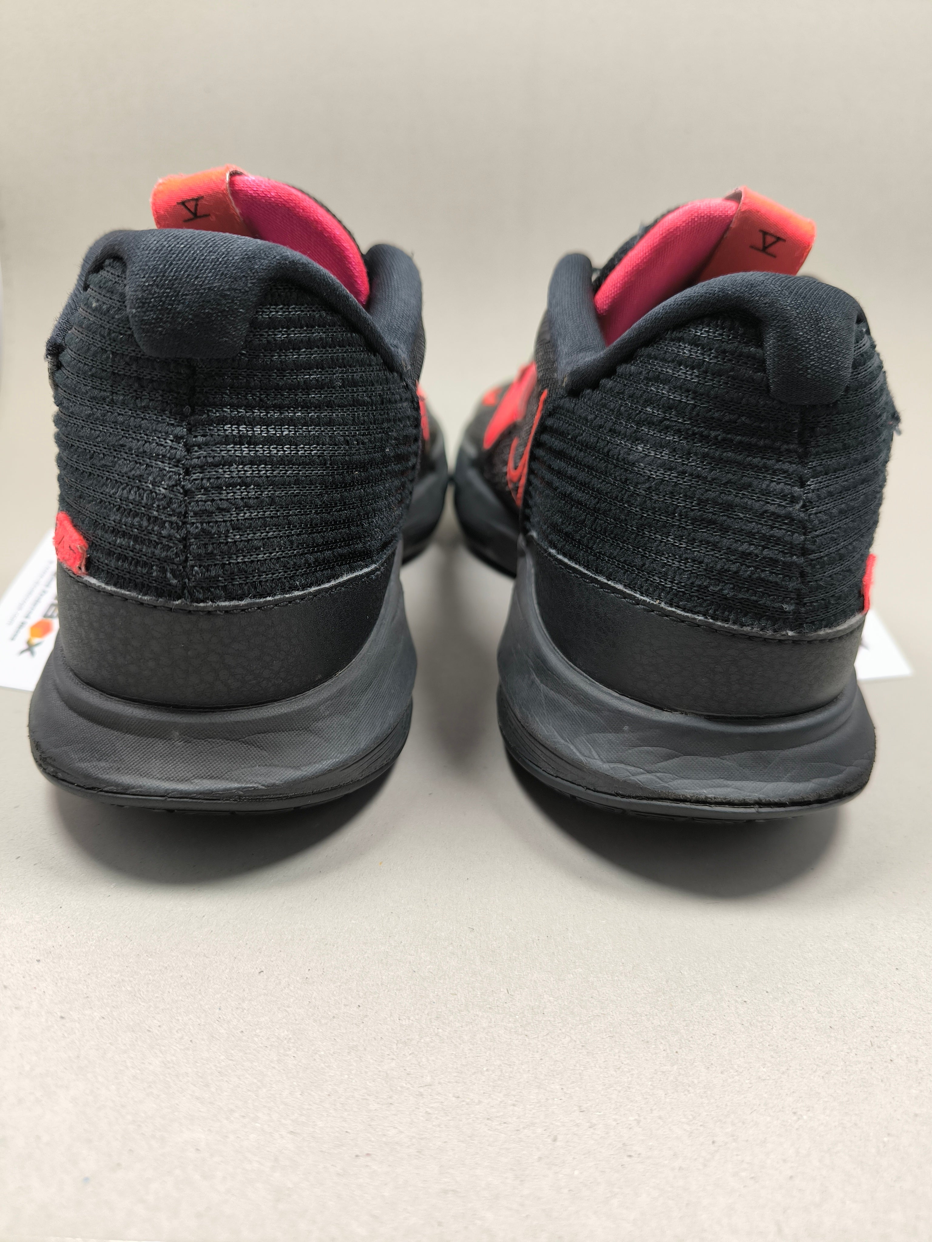 Nike Kyrie 5 . Size : EUR  42 | Excellent+