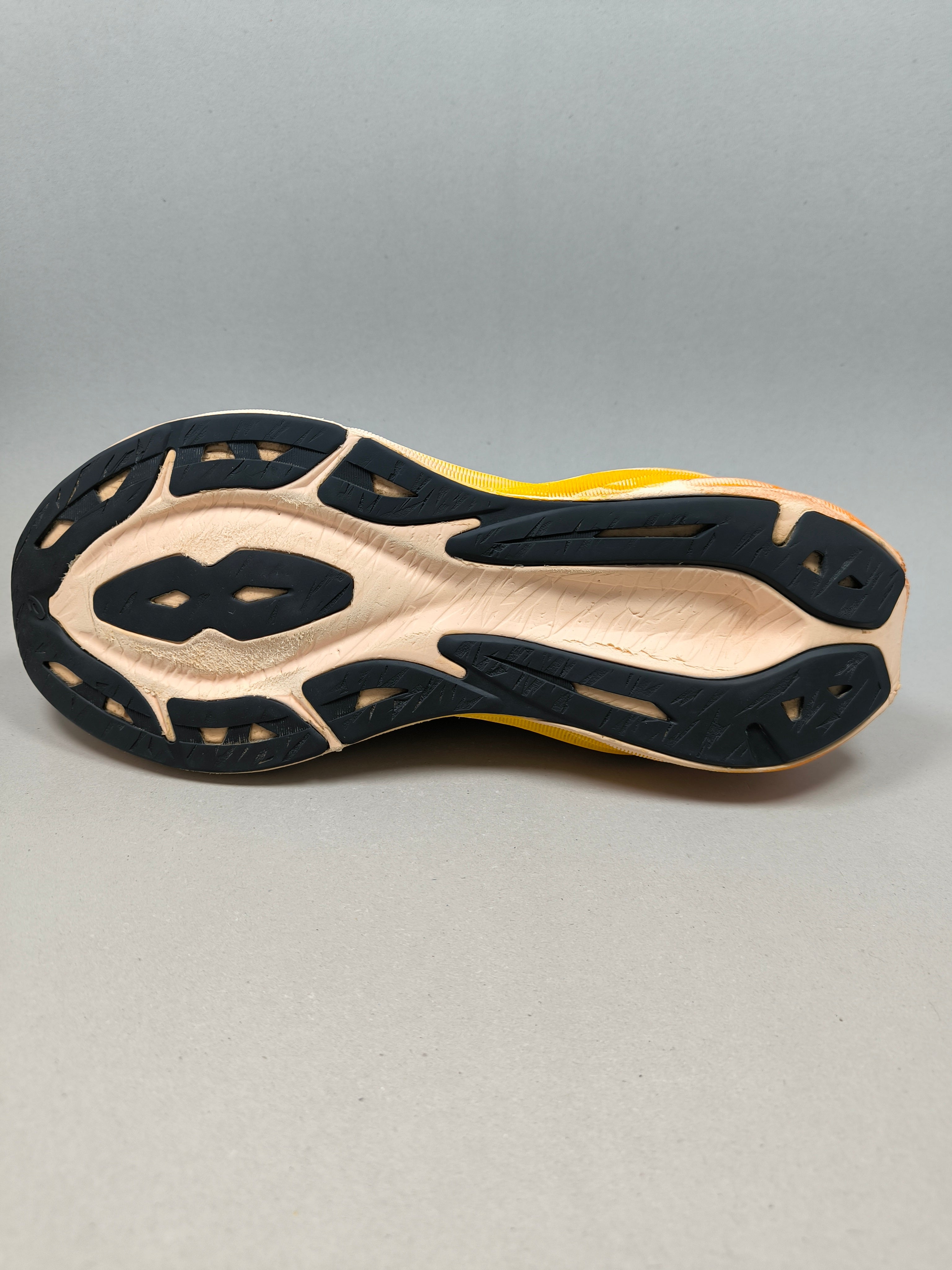 Asics Nova Blast 3 . Size : EUR  42 | Excellent+