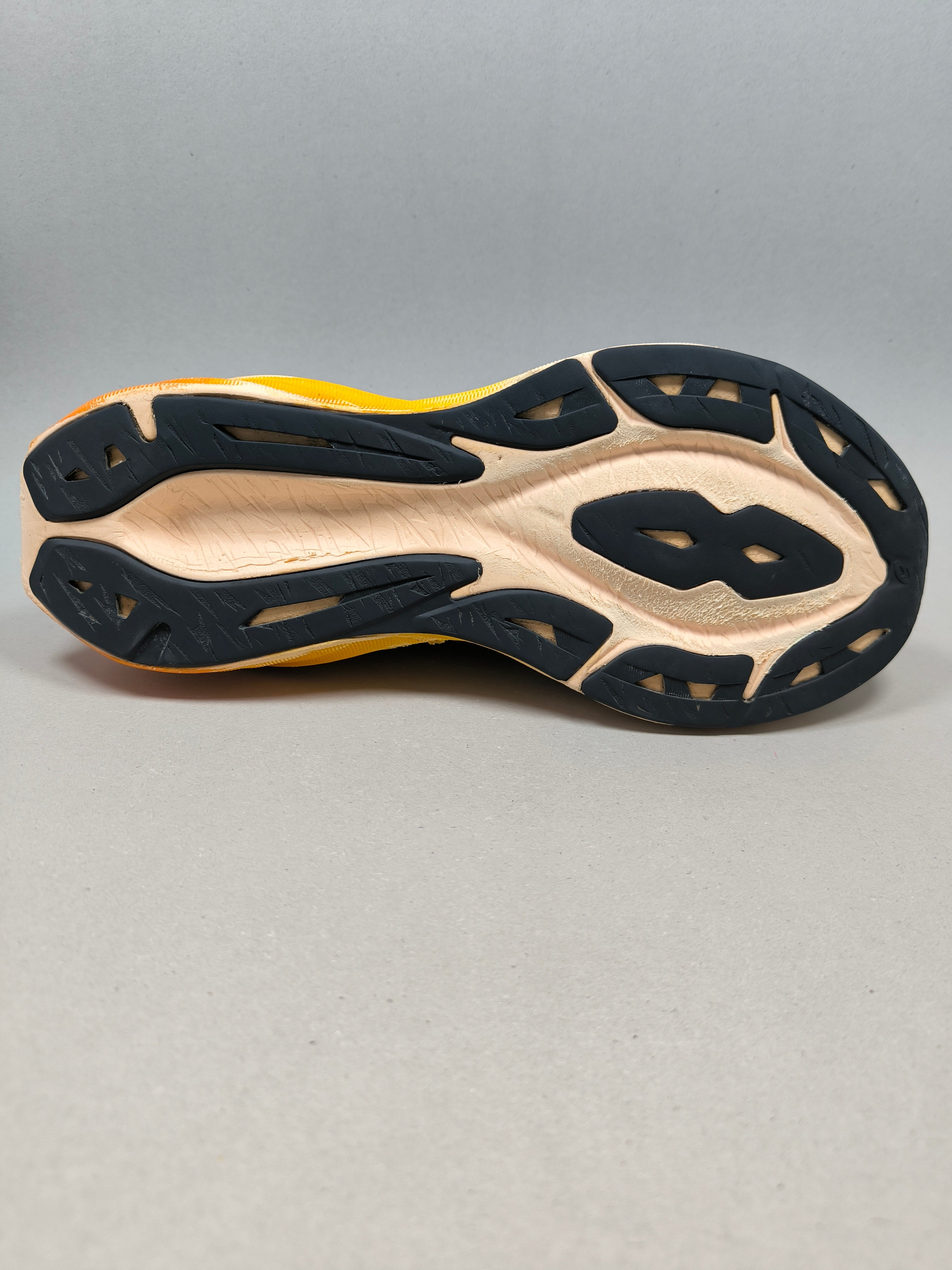 Asics Nova Blast 3 . Size : EUR  42 | Excellent+