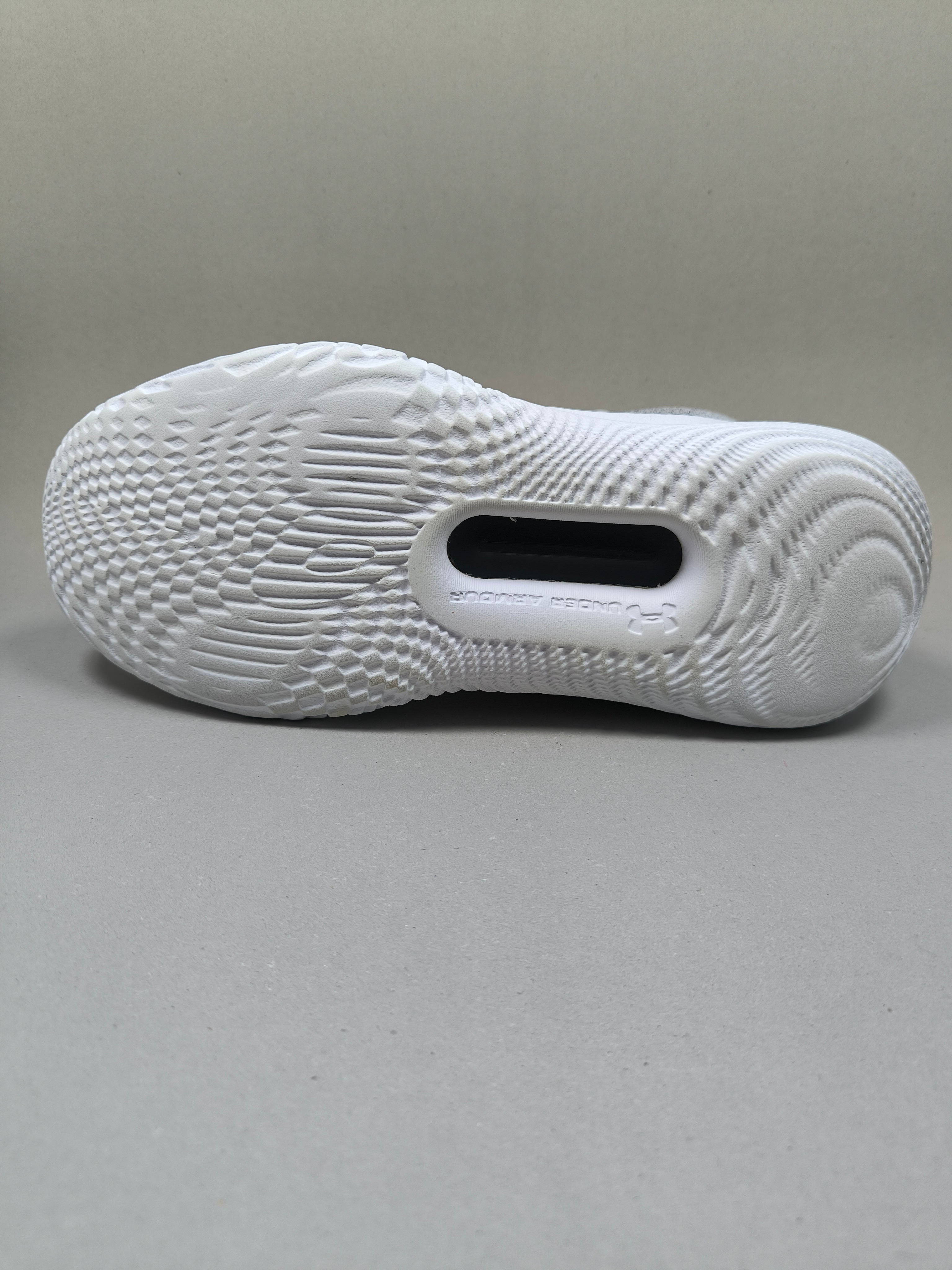 Under Armour Flow Breakthru . Size : EUR  43 | Excellent+