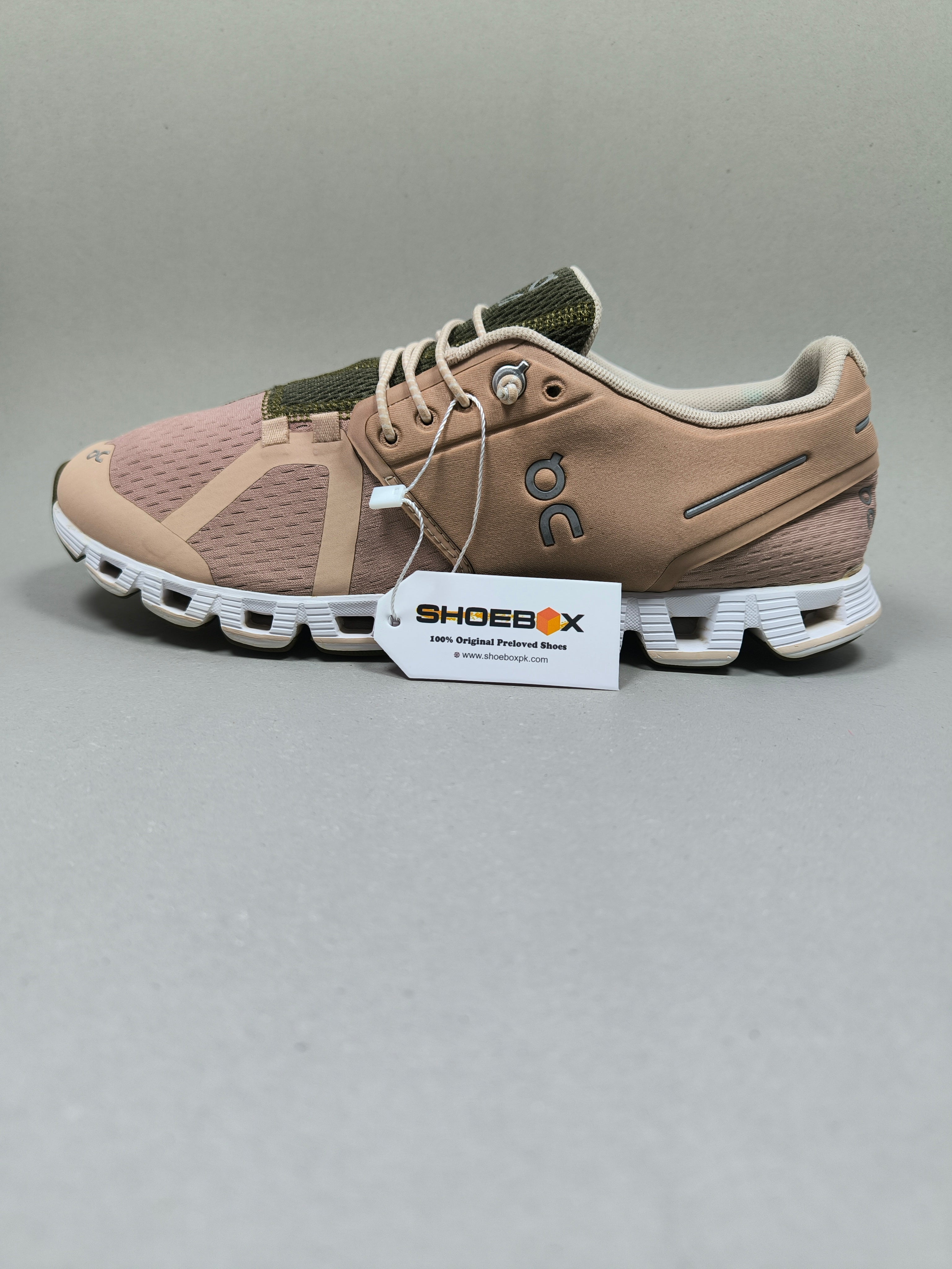 On cloud 5 . Size : EUR  40 | Excellent+